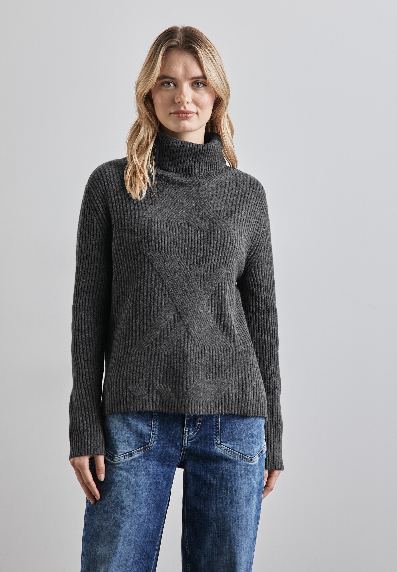 Thumbnail - Pullover