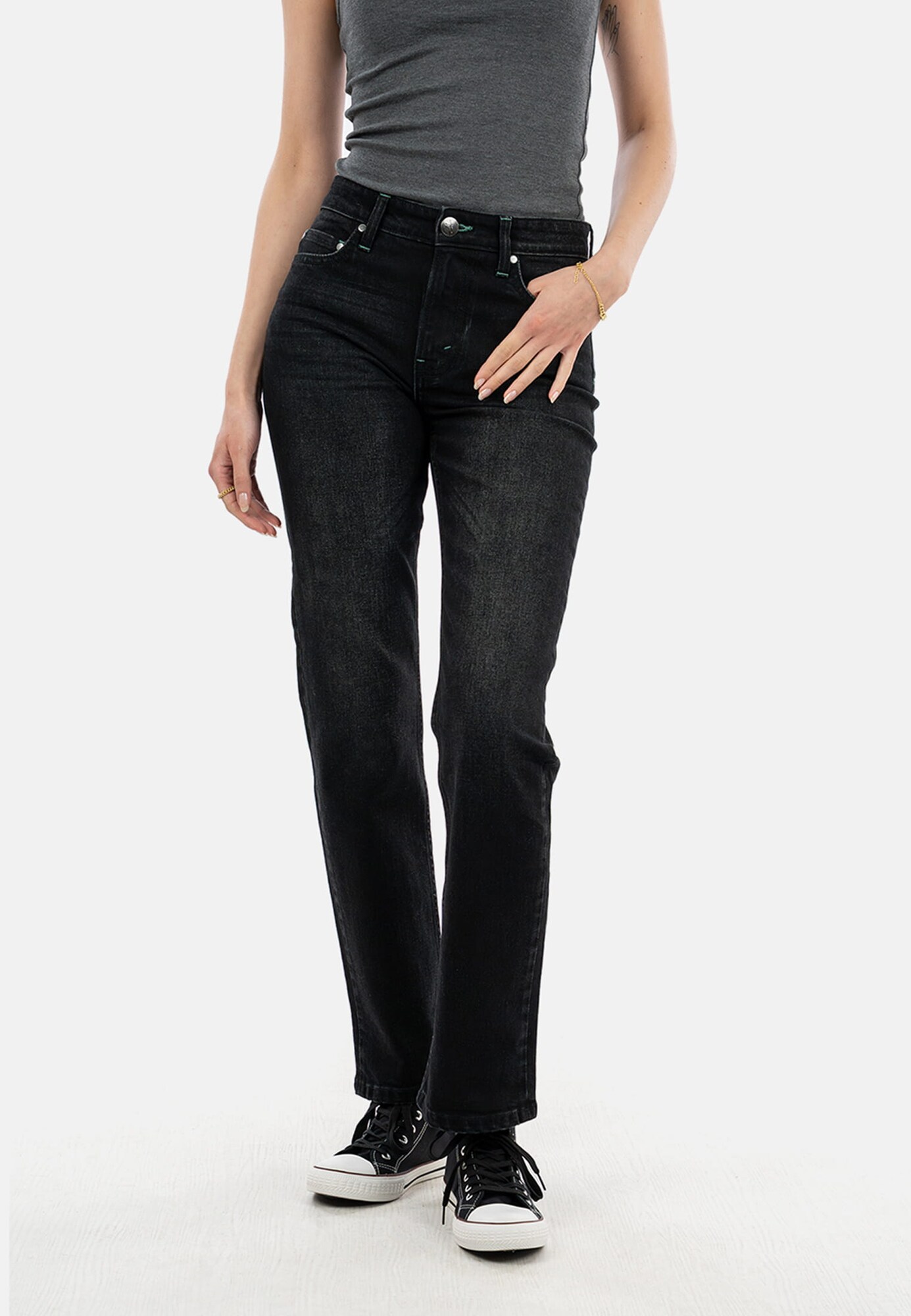 Thumbnail - Suri Frey Jeans Freyday