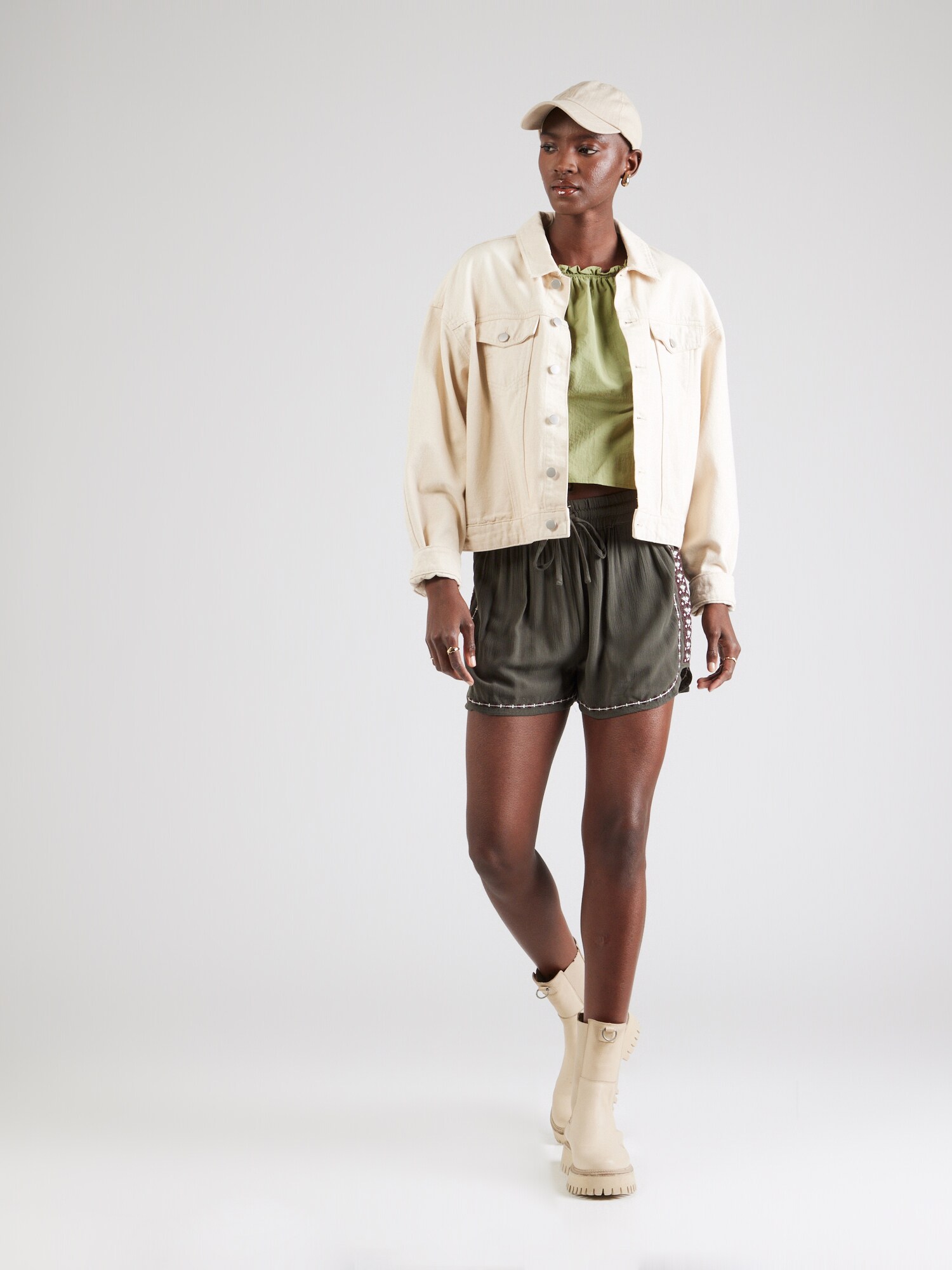 Thumbnail - Shorts 'Betty'