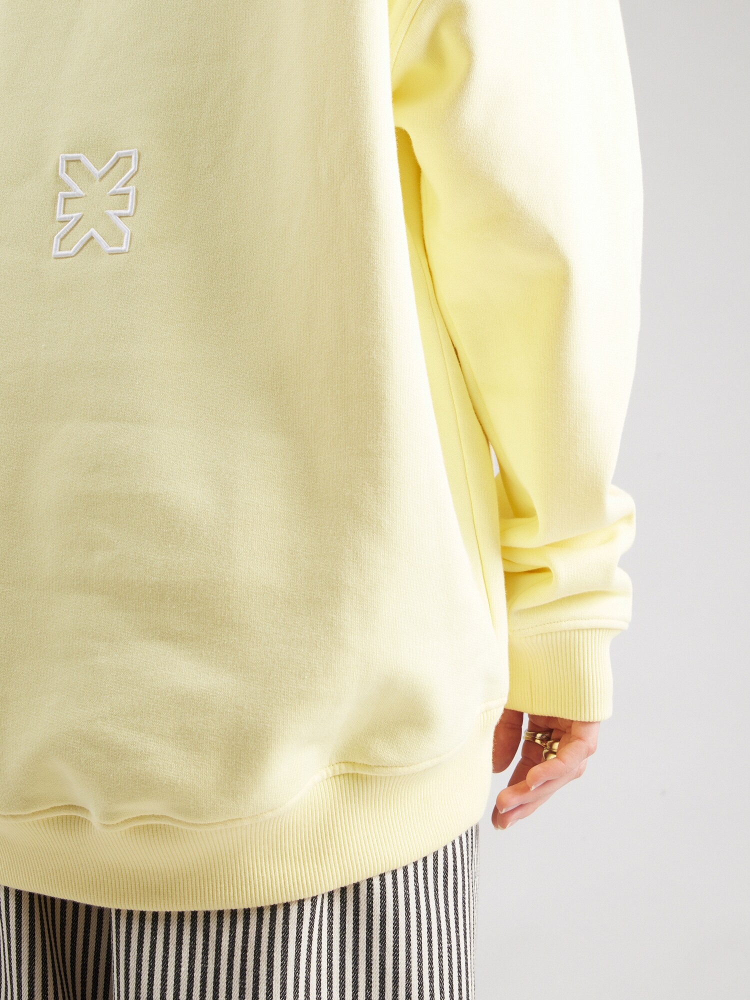 Thumbnail - Karo Kauer Sweatshirt