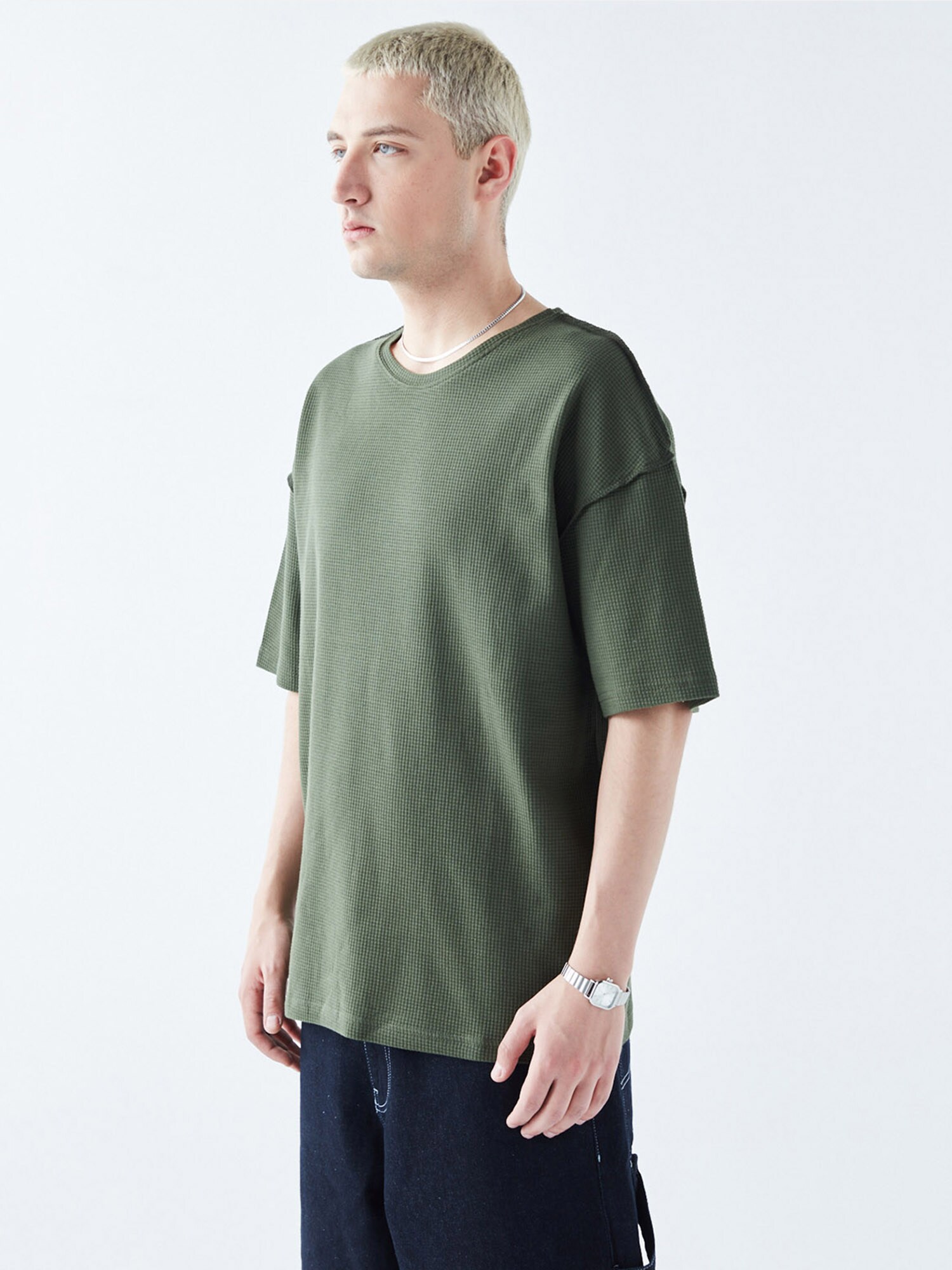 VAMOS CLO Póló 'Chandler'  khaki / fehér termék 2. képe