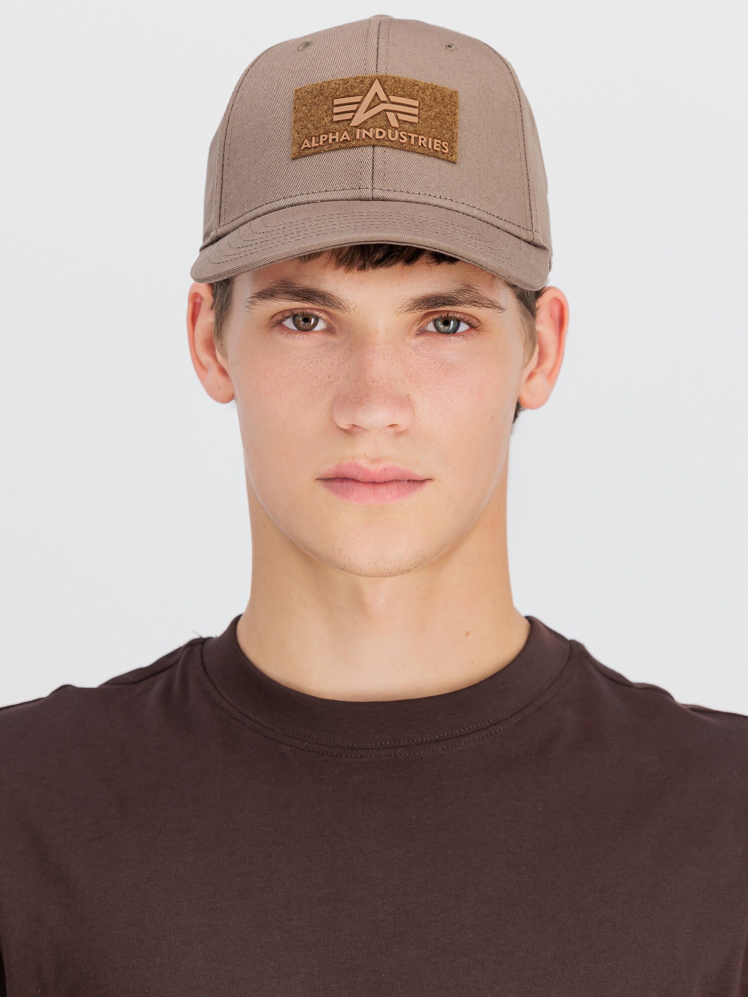 ALPHA INDUSTRIES Čiapka tmavobéžová / tmavošedá (obrázok 4)