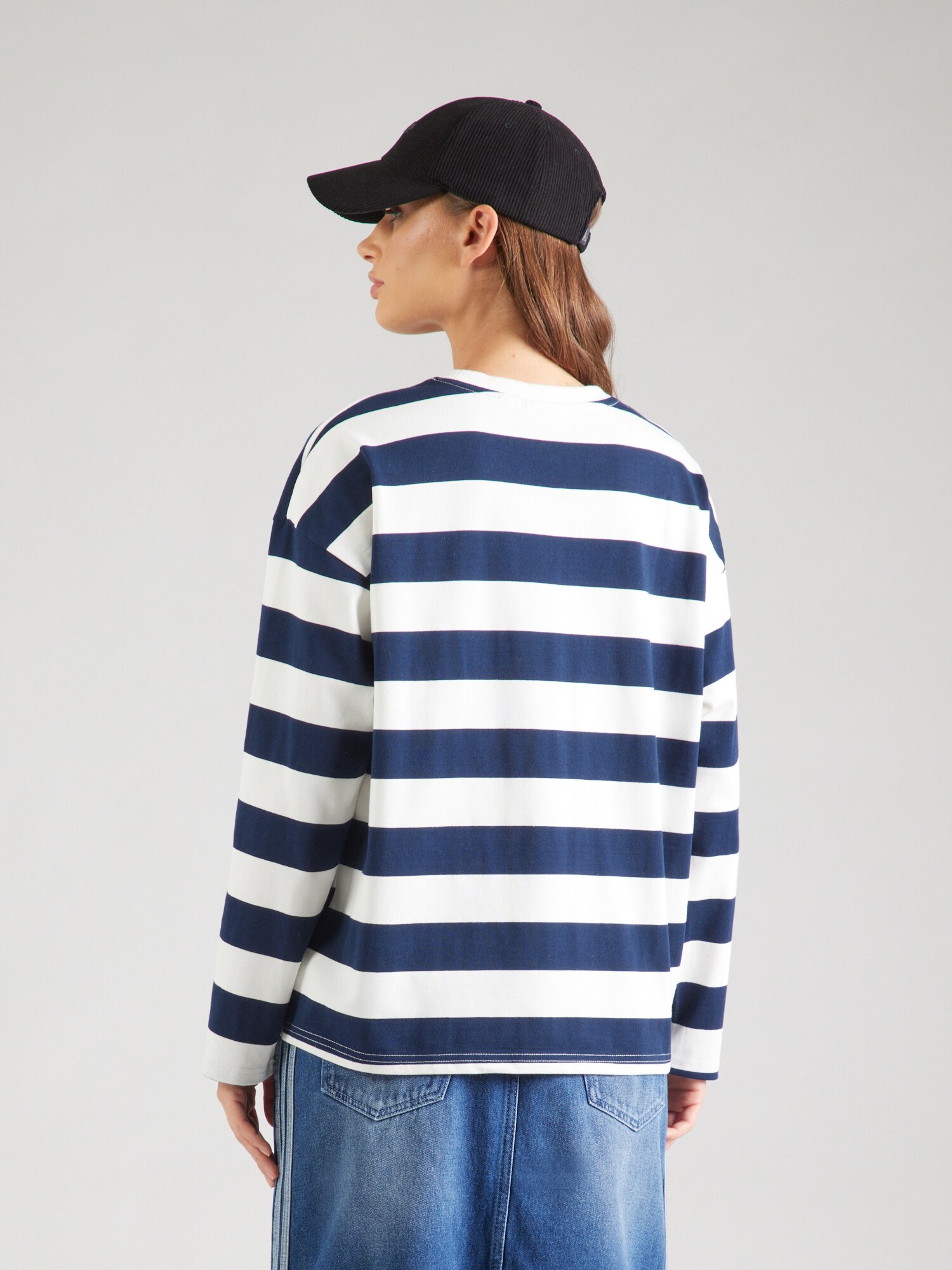 Thumbnail - Sweatshirt 'NMEMBER'