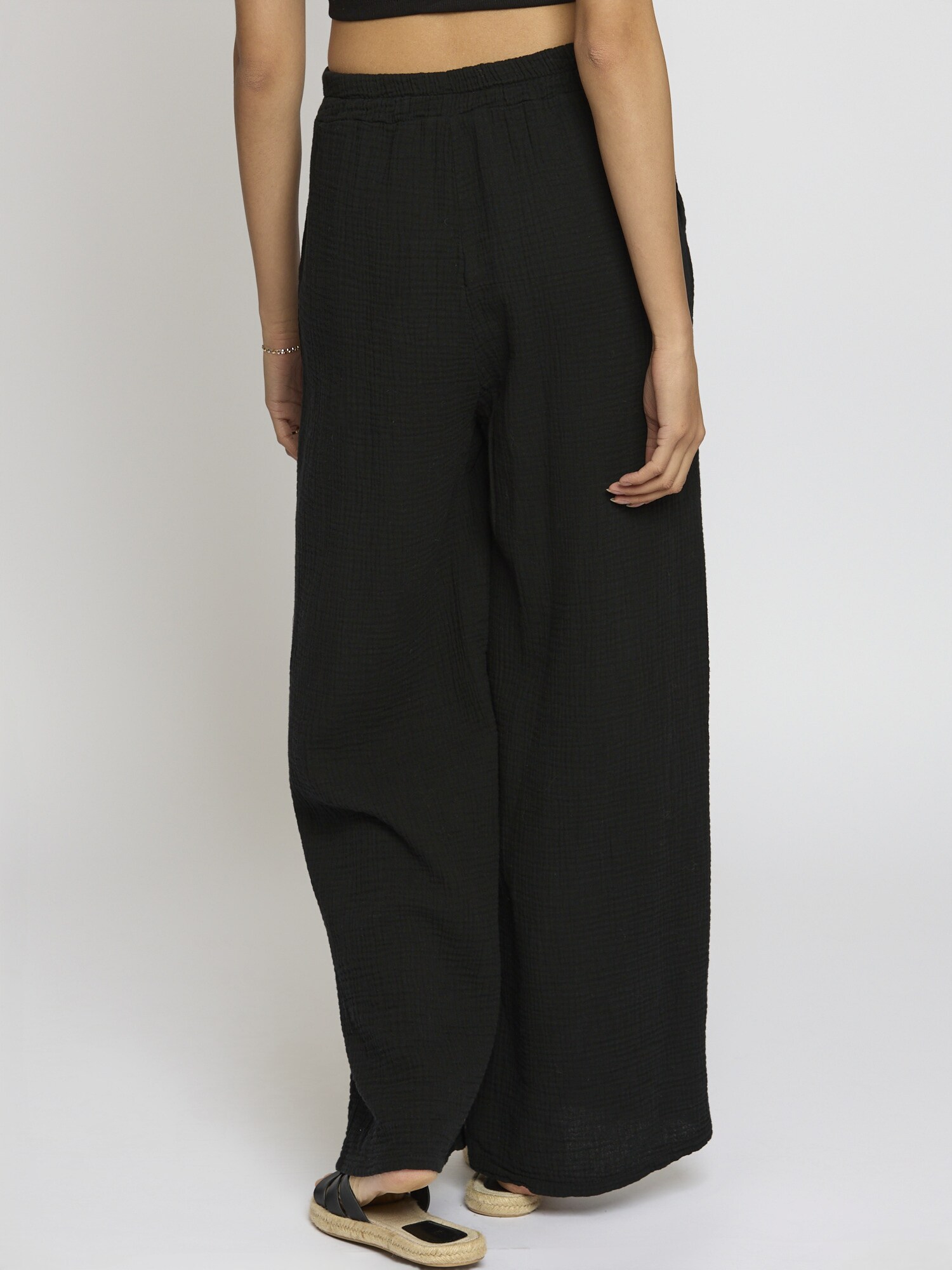 Thumbnail - Lilavie Hose Edaa