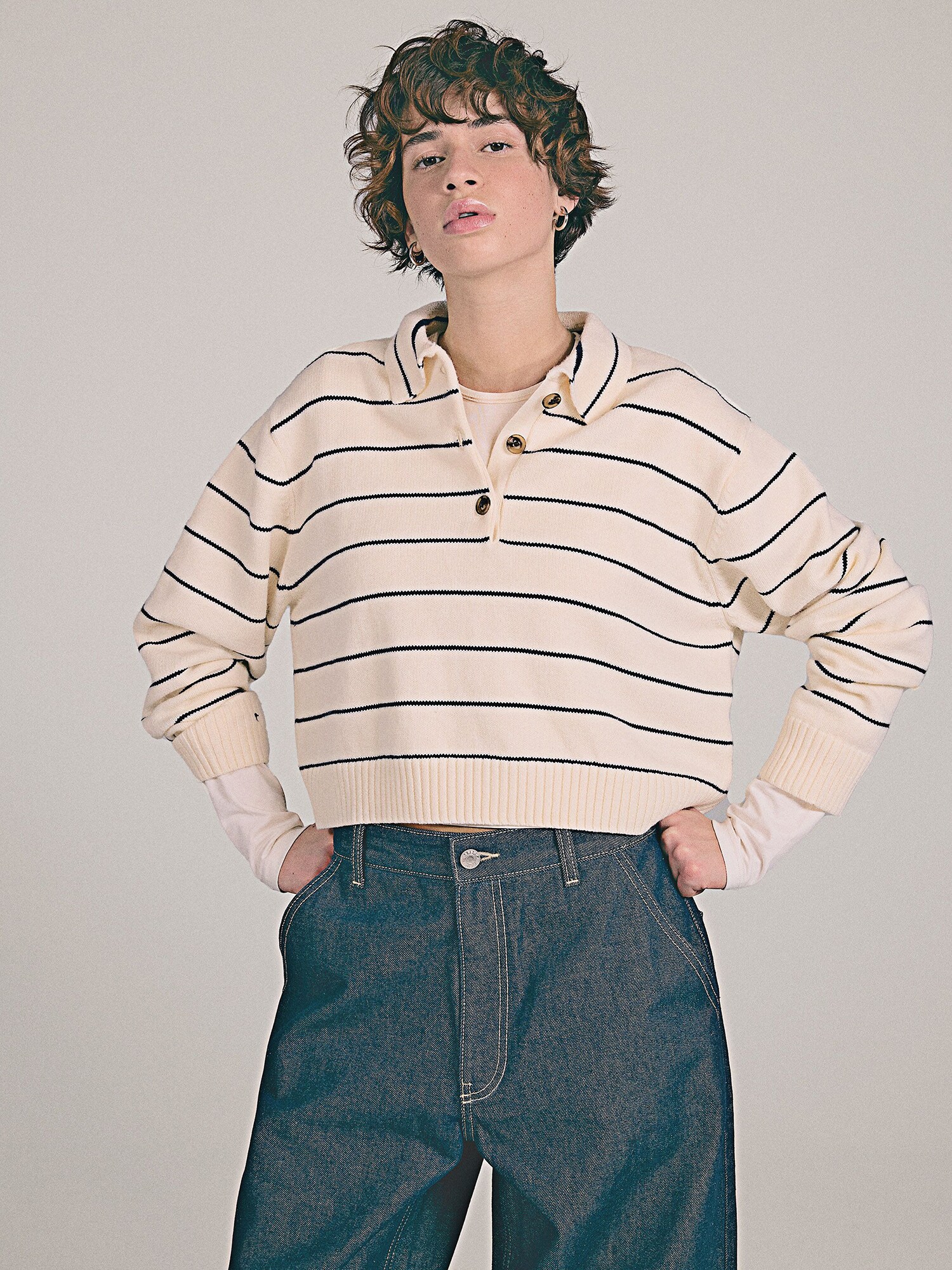 Bershka Pulóver  ekrü / fekete termék 2. képe