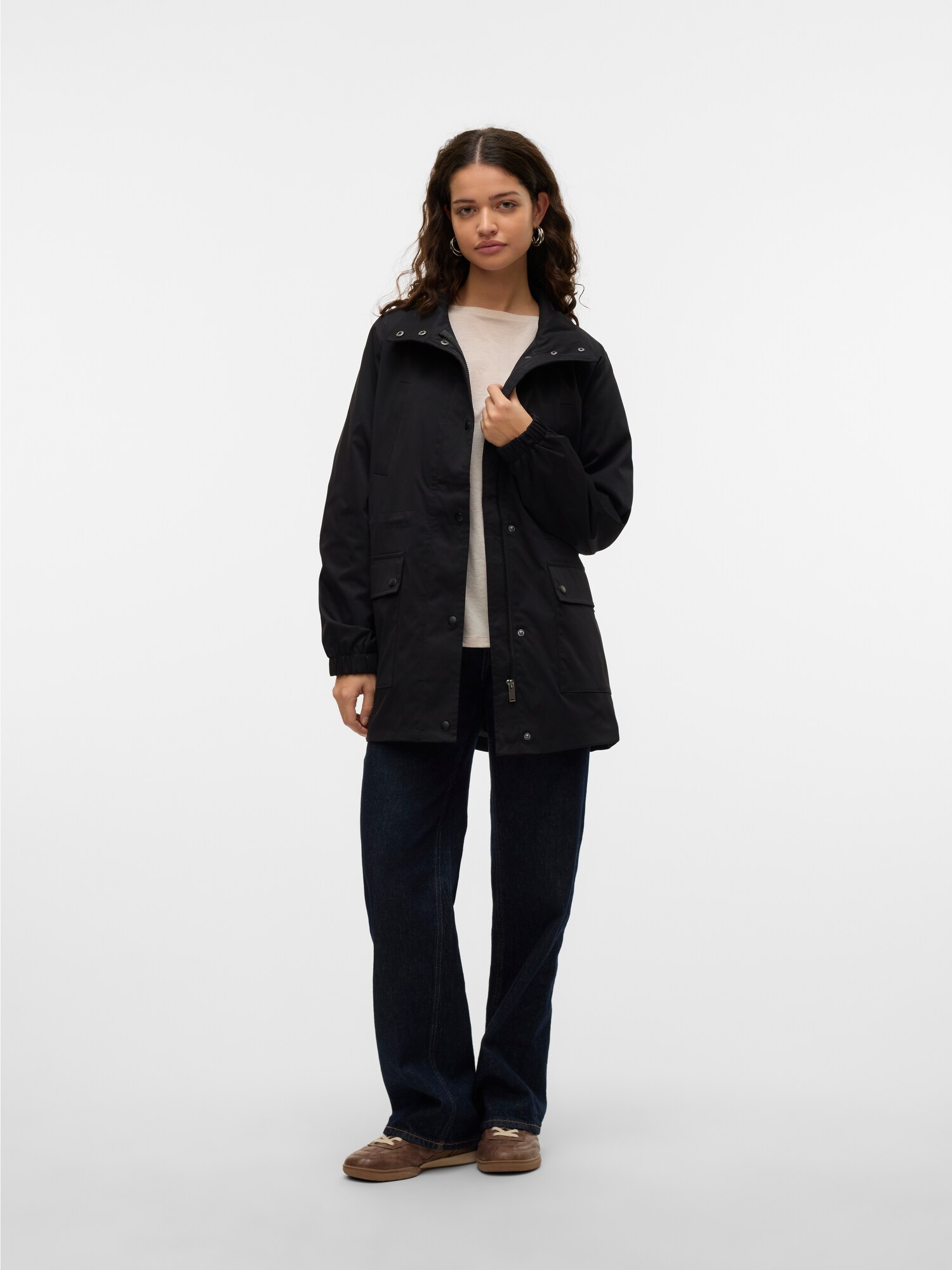 VERO MODA Átmeneti parka 'Chelseasia'  fekete termék 2. képe