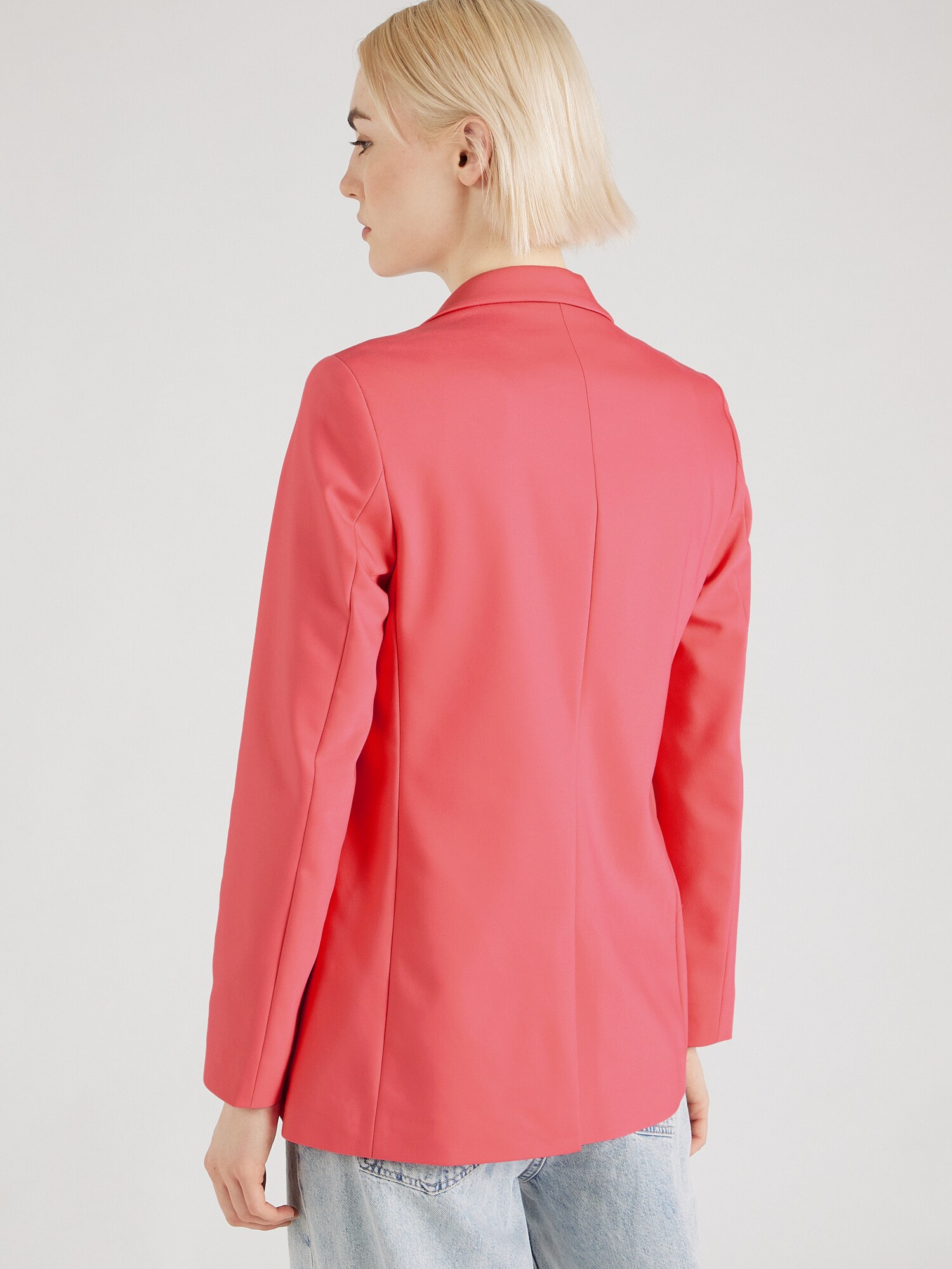 Thumbnail - Blazer