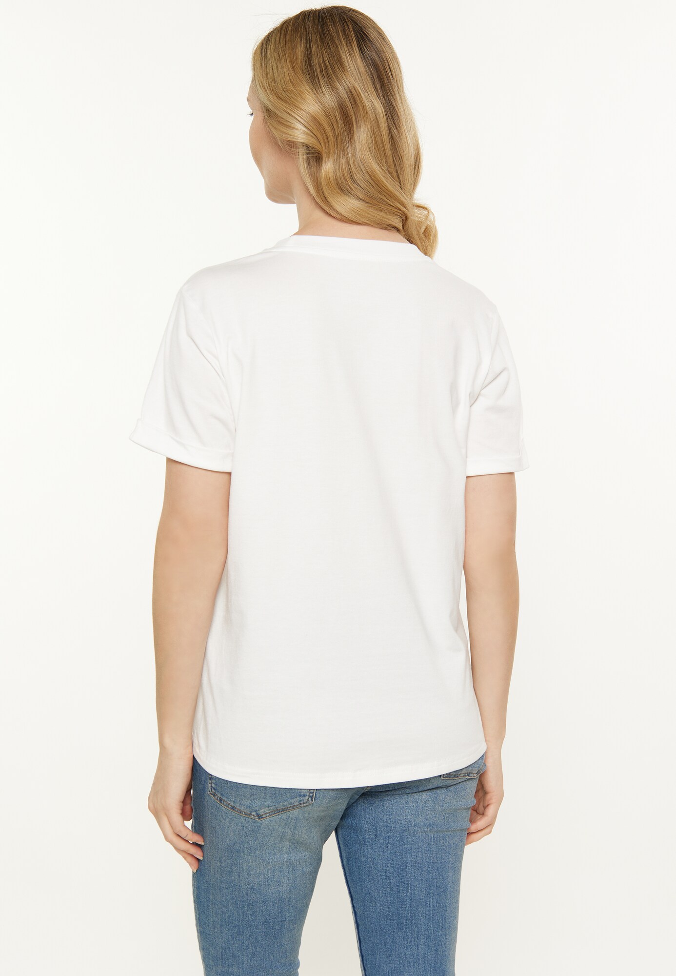 Thumbnail - usha BLUE LABEL T-Shirt Fashion Look