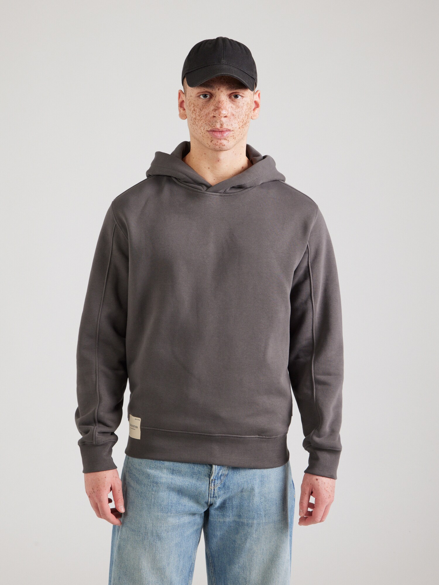ALPHA INDUSTRIES Tréning póló 'Studio Edition'  ekrü / antracit termék 2. képe