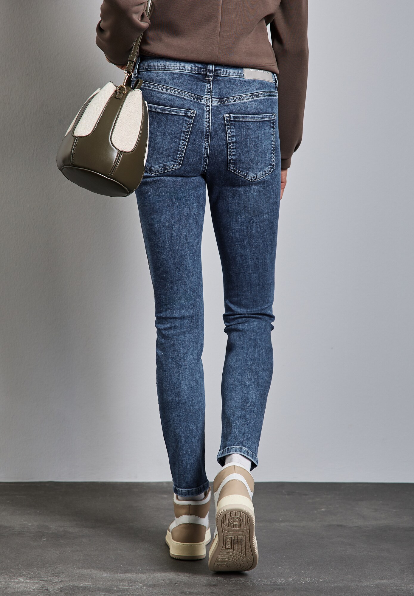 Thumbnail - Jeans