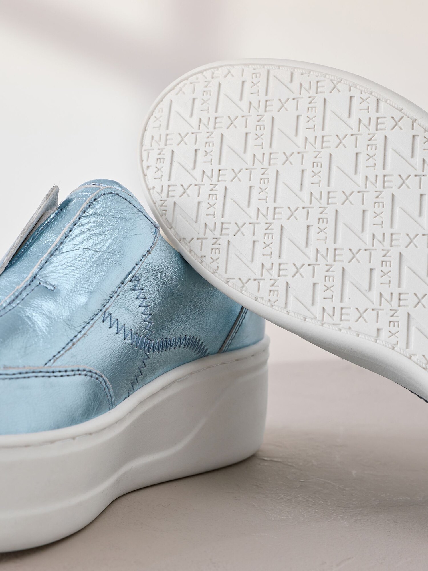 Thumbnail - Next Sneaker