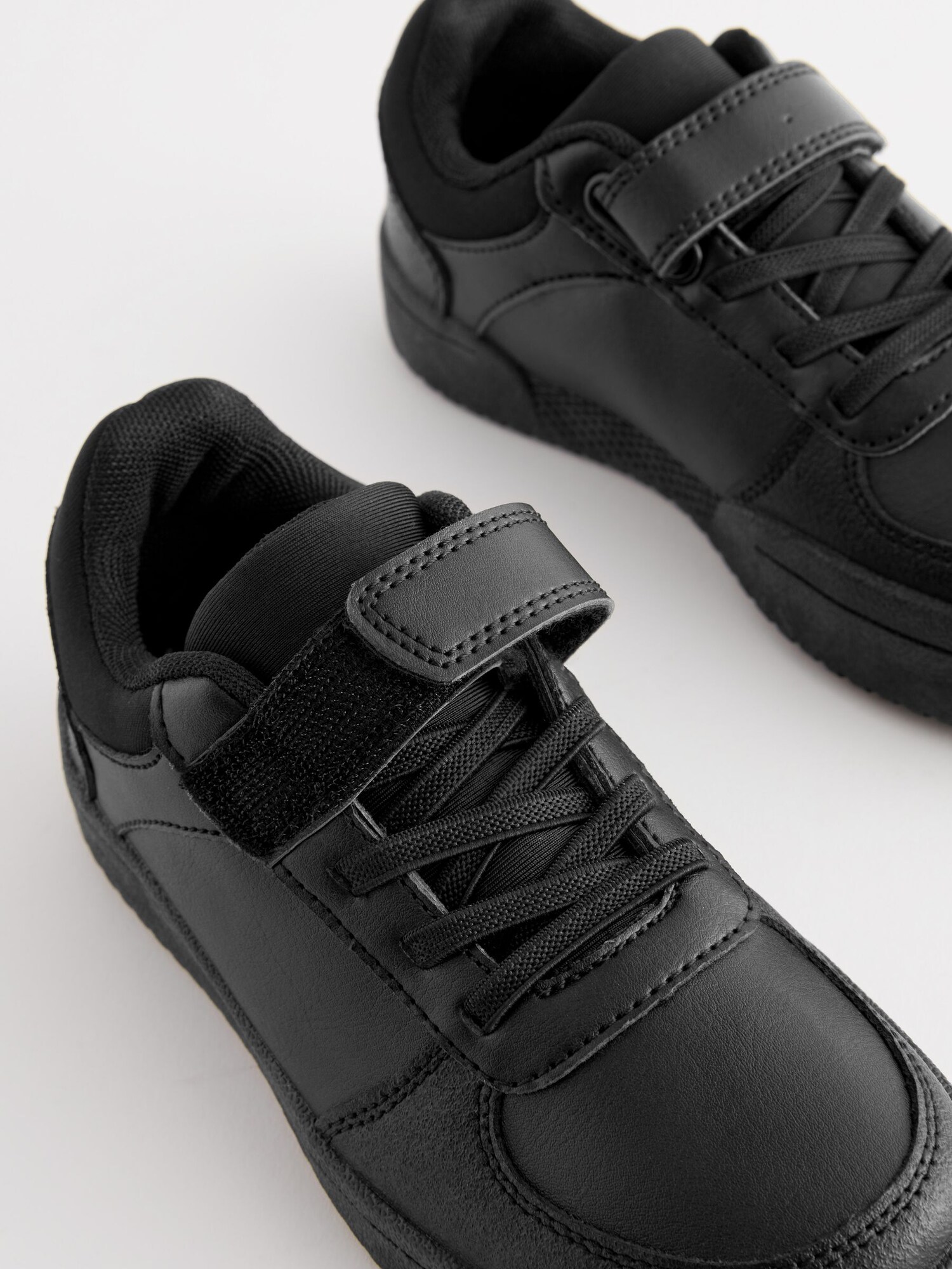 Thumbnail - Next Sneaker