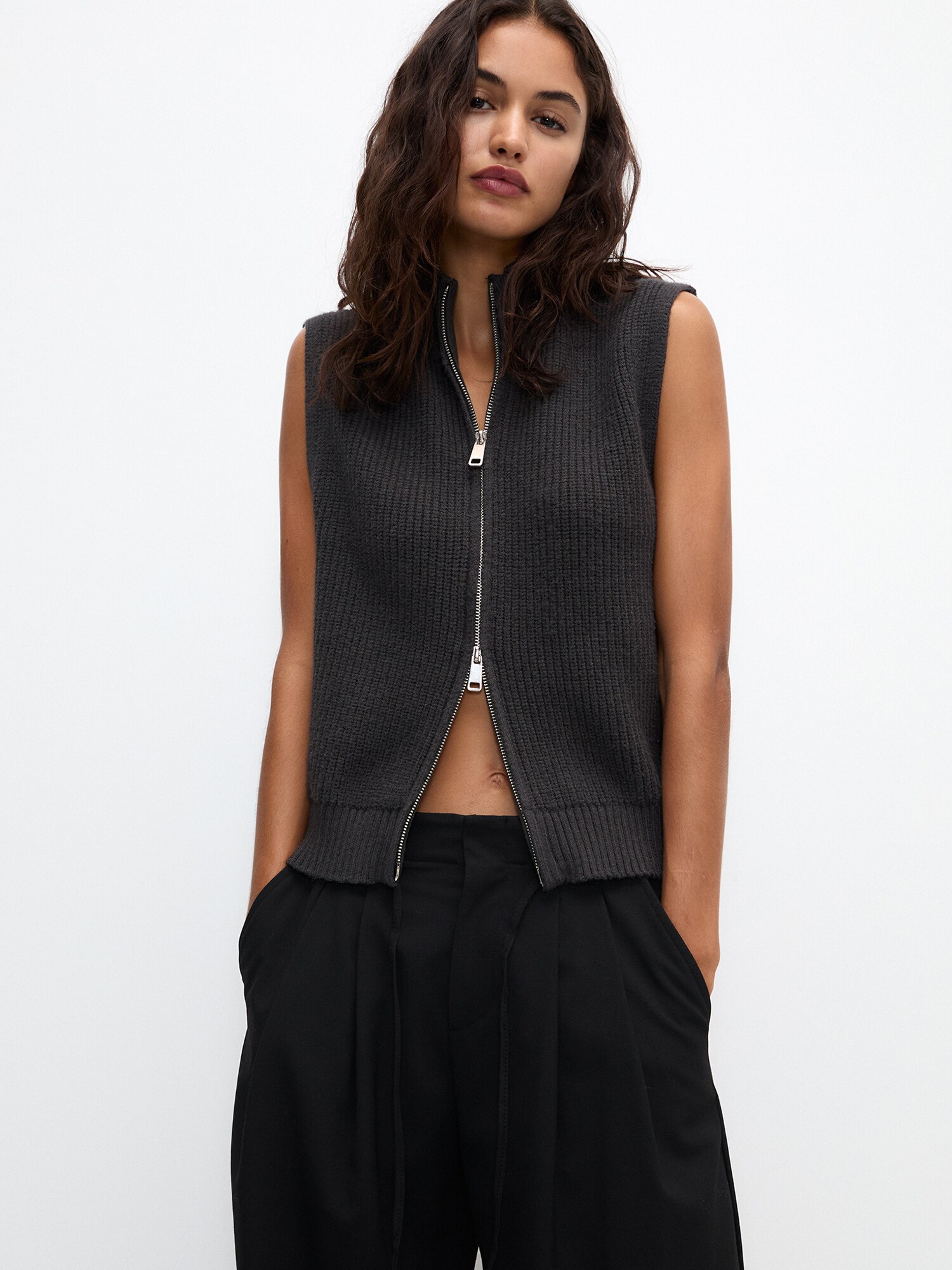 Pull&Bear Kötött mellény  antracit termék 2. képe