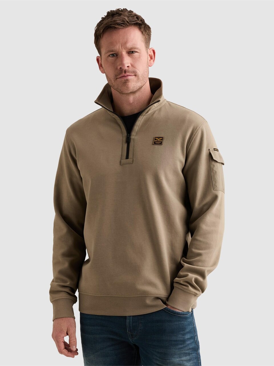 Sweatshirt 'Sweatshirt with half-zip and badge'