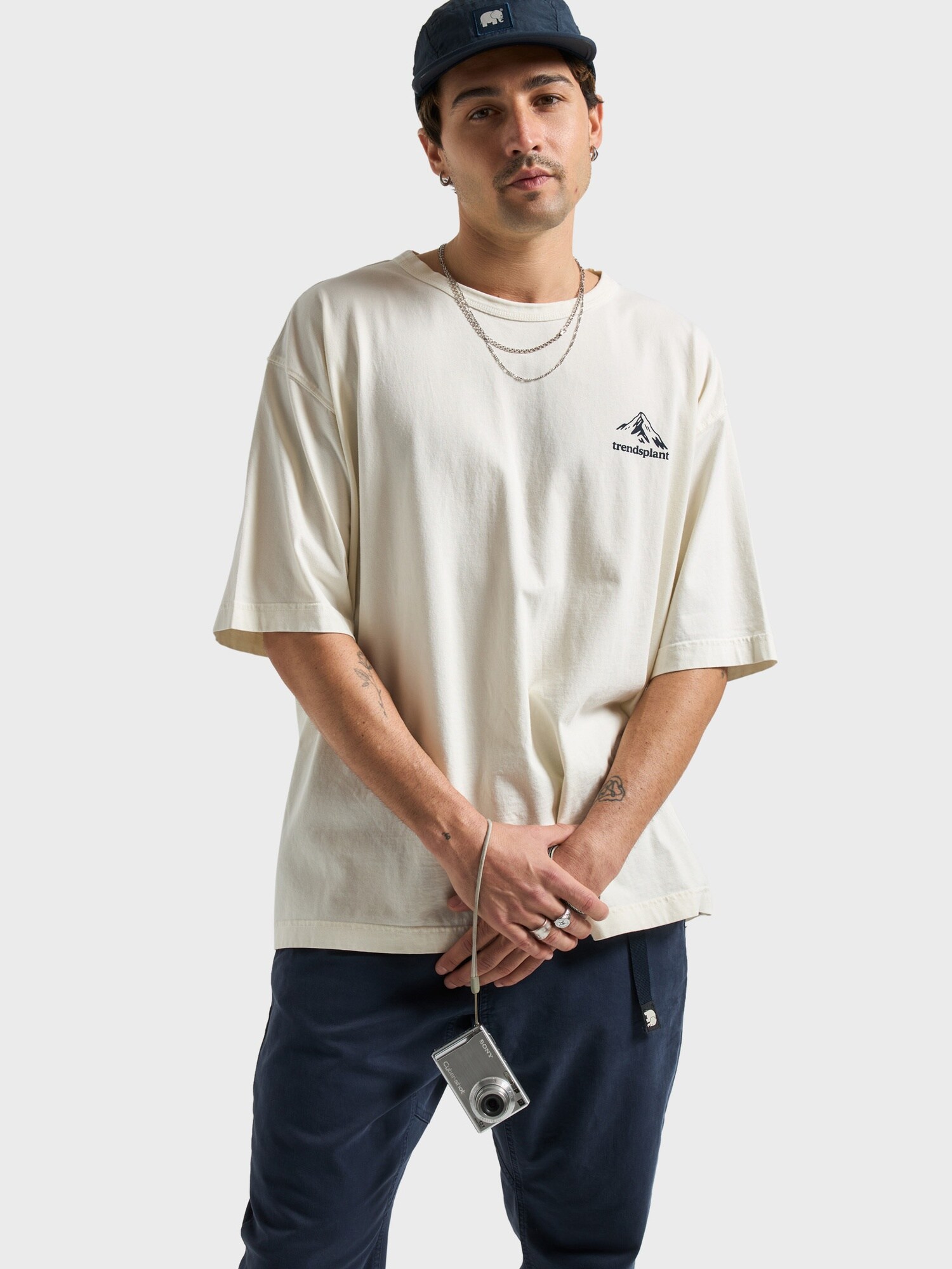 Trendsplant Tricou ' HIKERS '  fildeş