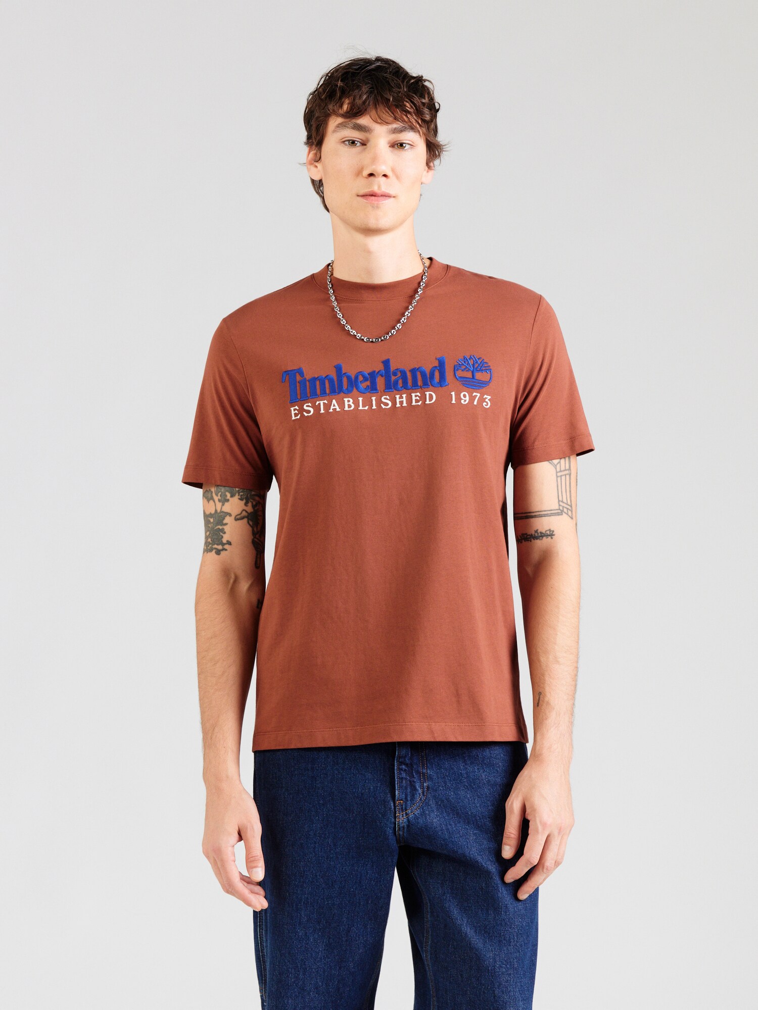 TIMBERLAND Camiseta 'ESTABLISHED 1973' navy / marrón rojizo / blanco – imagen 3
