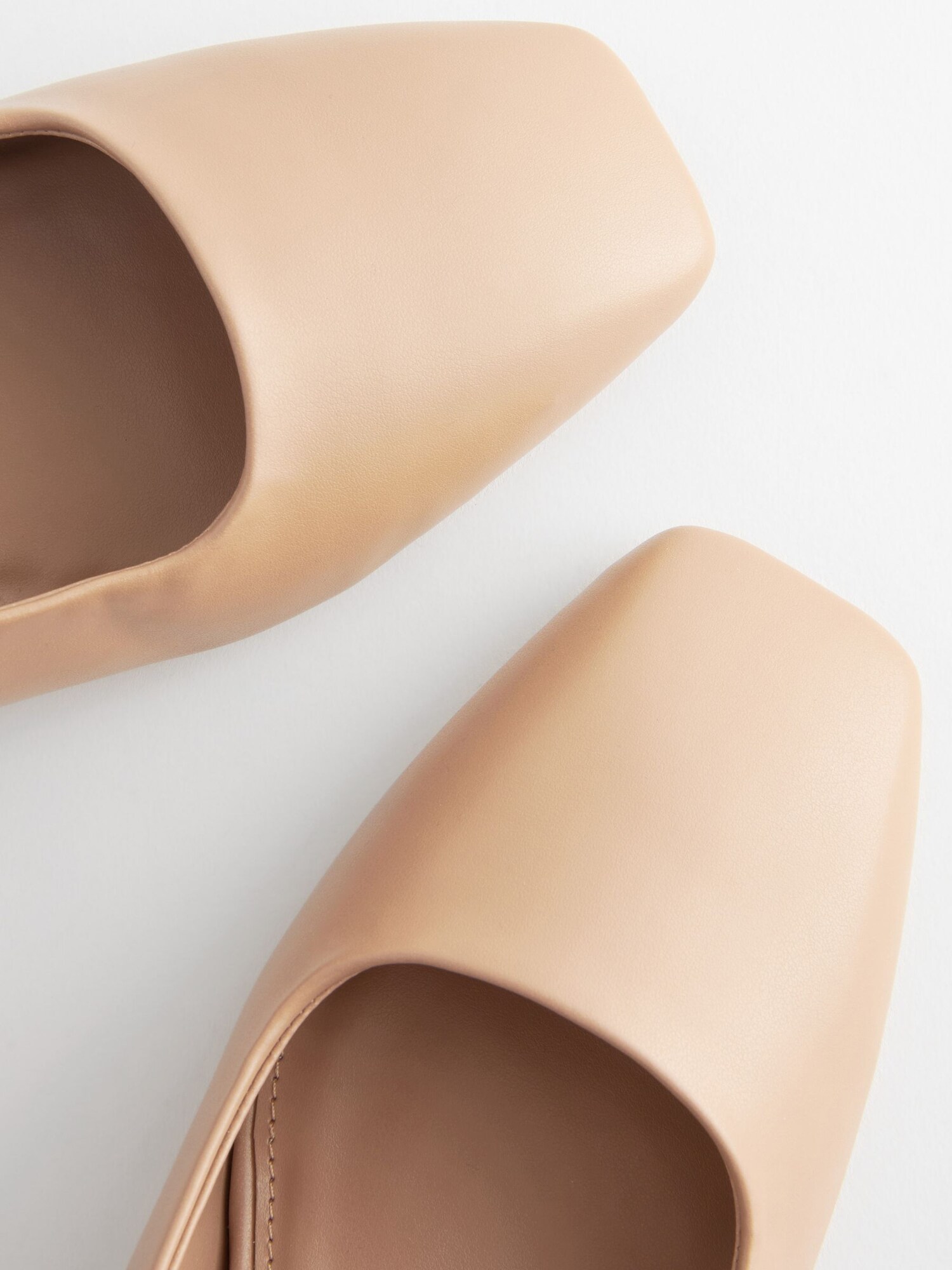 Thumbnail - Next Pumps