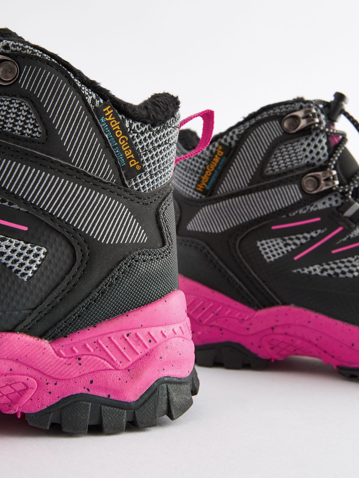 Thumbnail - Boots