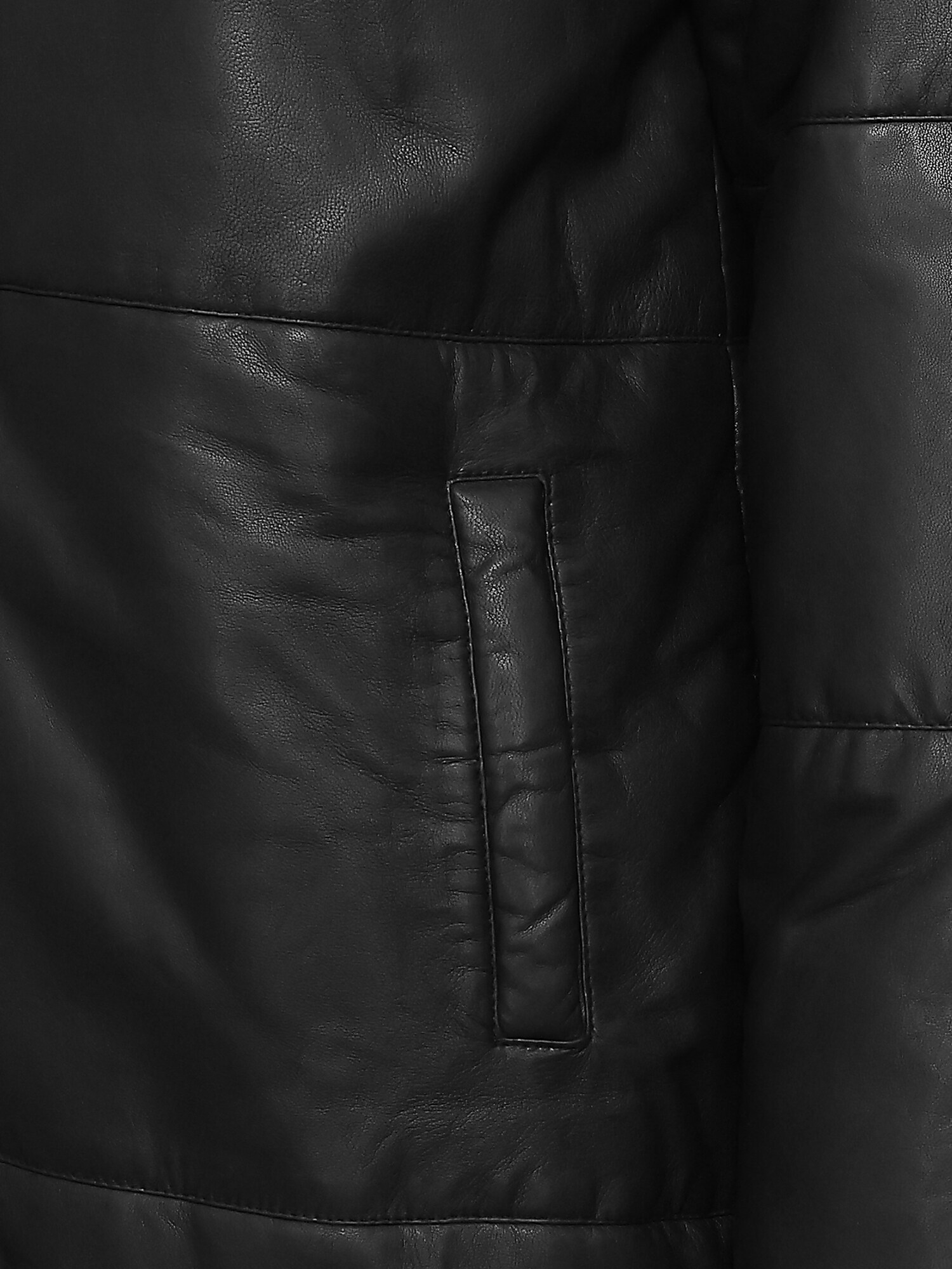 Thumbnail - Mantel