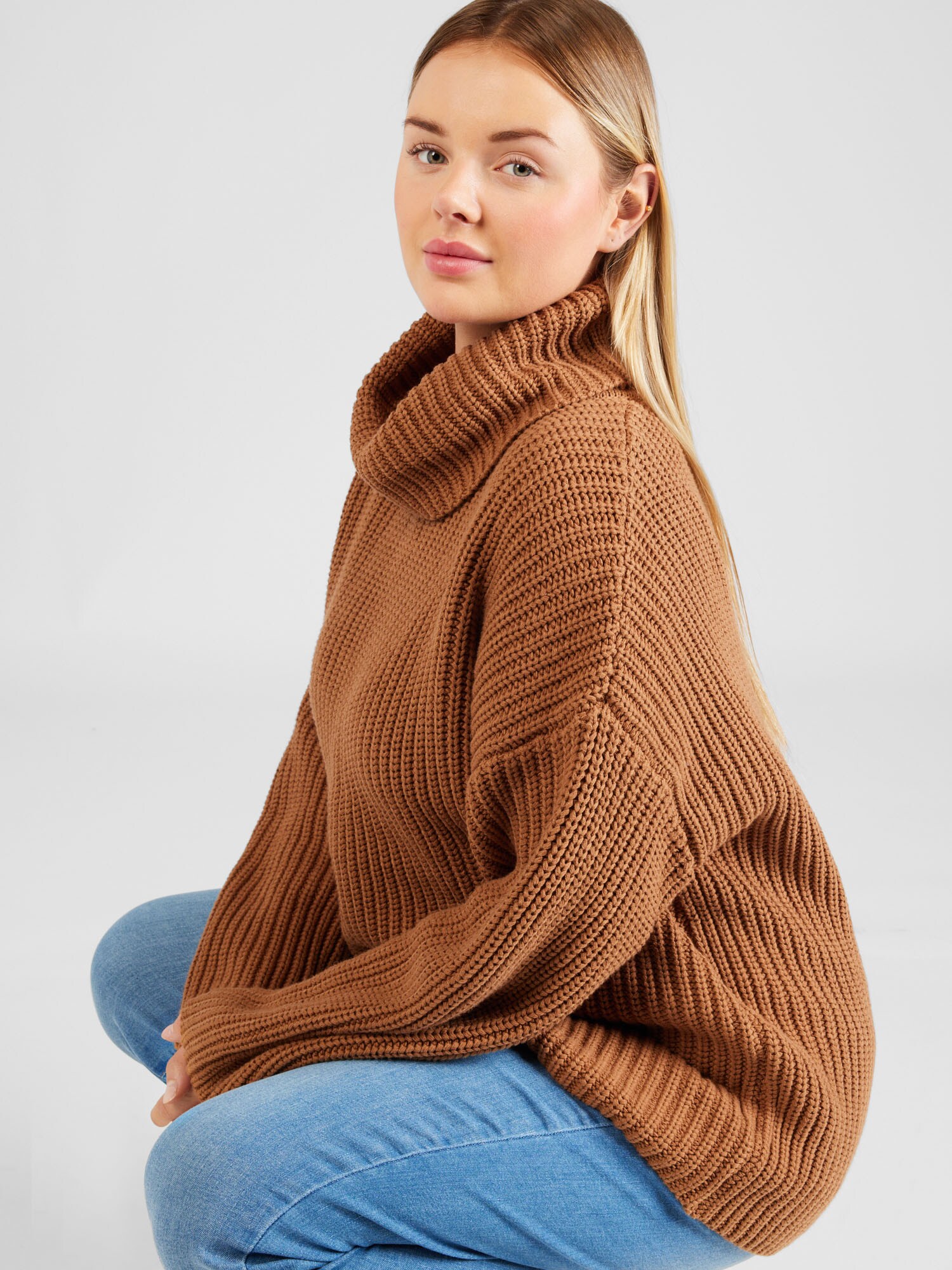 Selected Femme Curve Sveter 'SELMA SEFIKA' koňaková (obrázok 5)