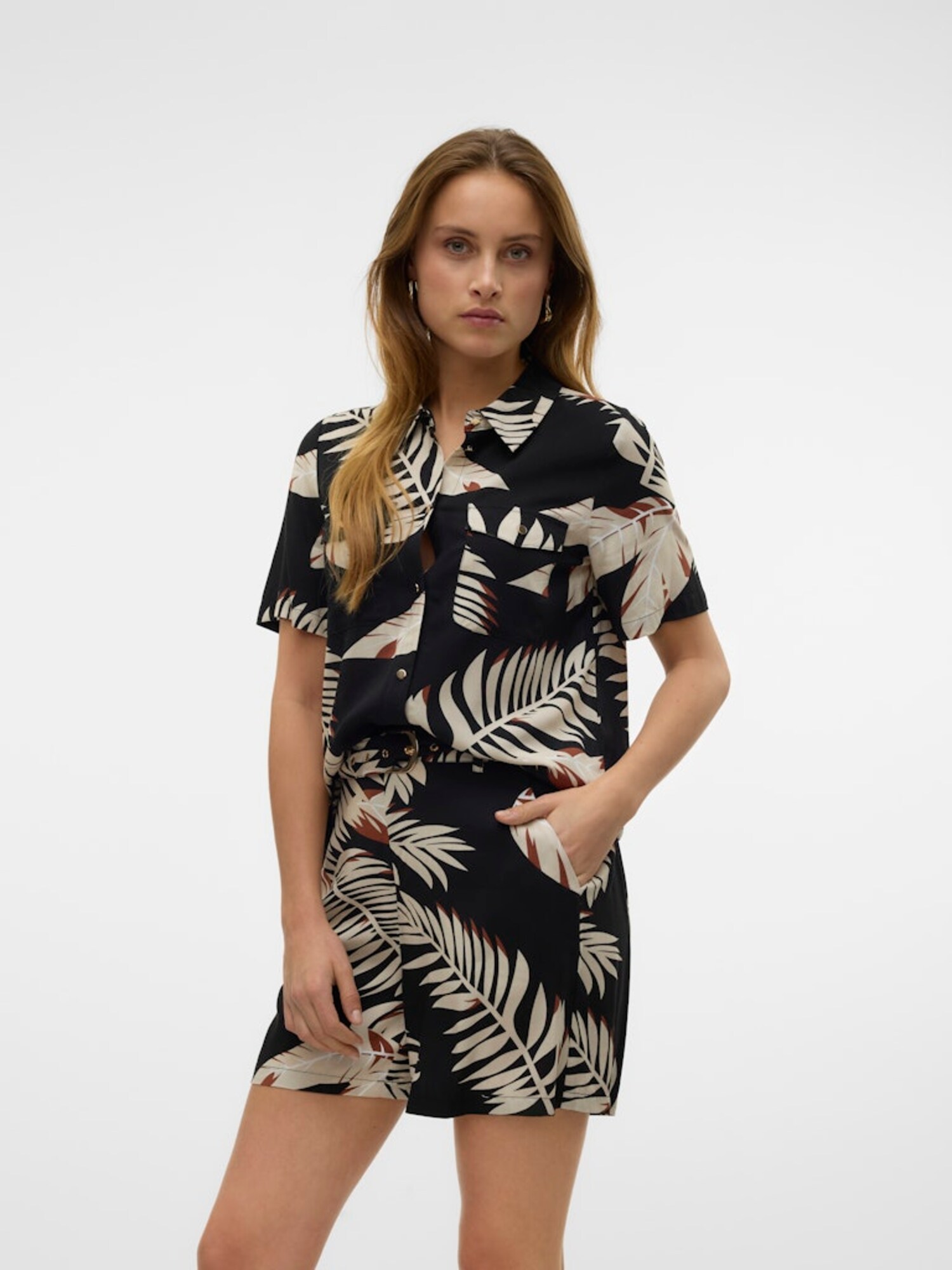 VERO MODA Blúz 'VMEASY JOY'  világos bézs / barna / fekete termék 2. képe
