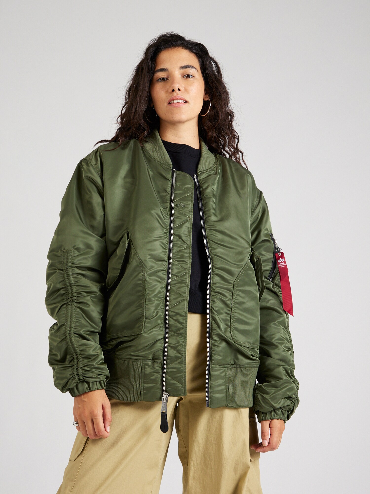 ALPHA INDUSTRIES Chaqueta de entretiempo 'MA-1' oliva – imagen 2
