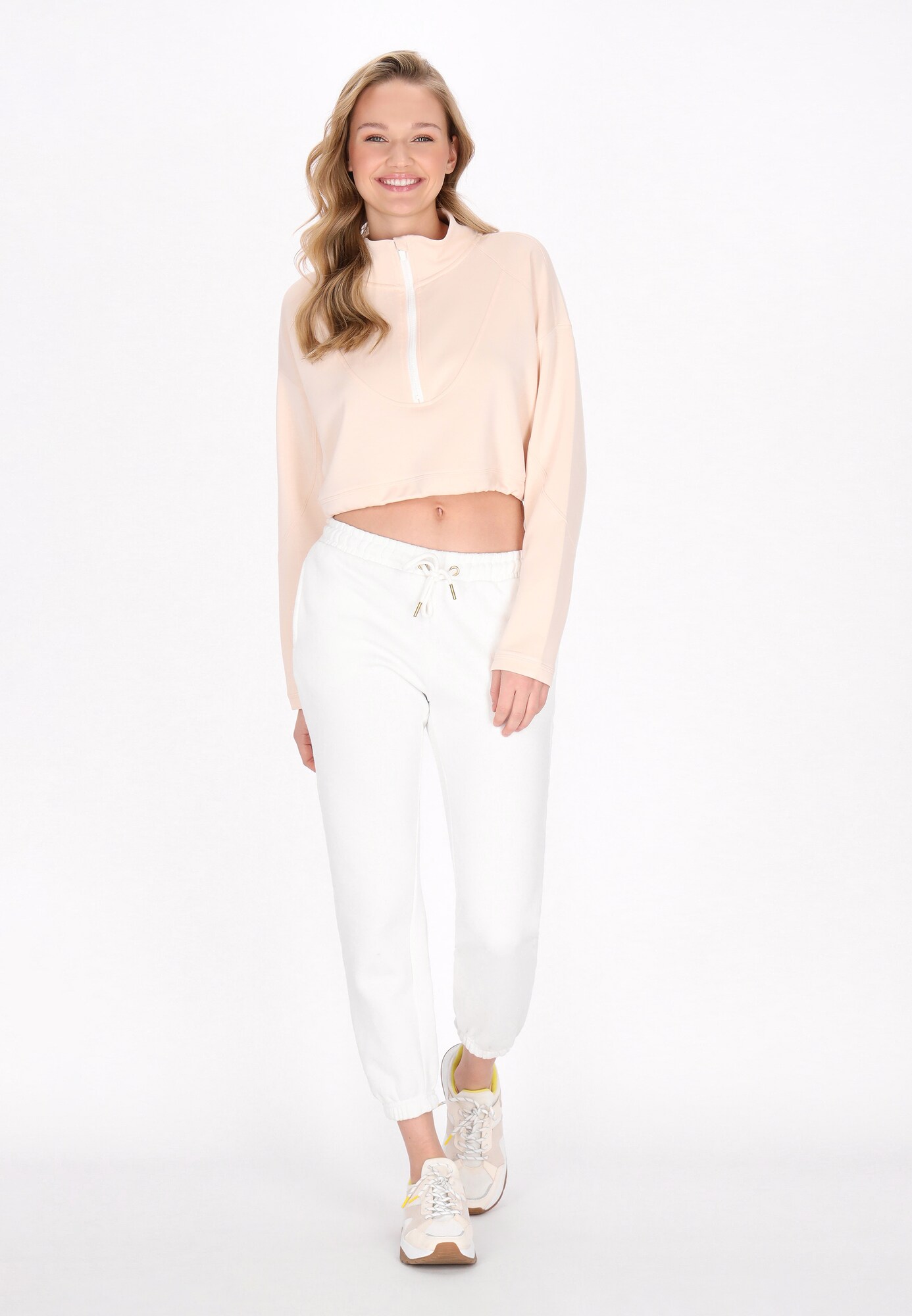 Thumbnail - myMo ATHLSR Sweatshirt Fashion Look