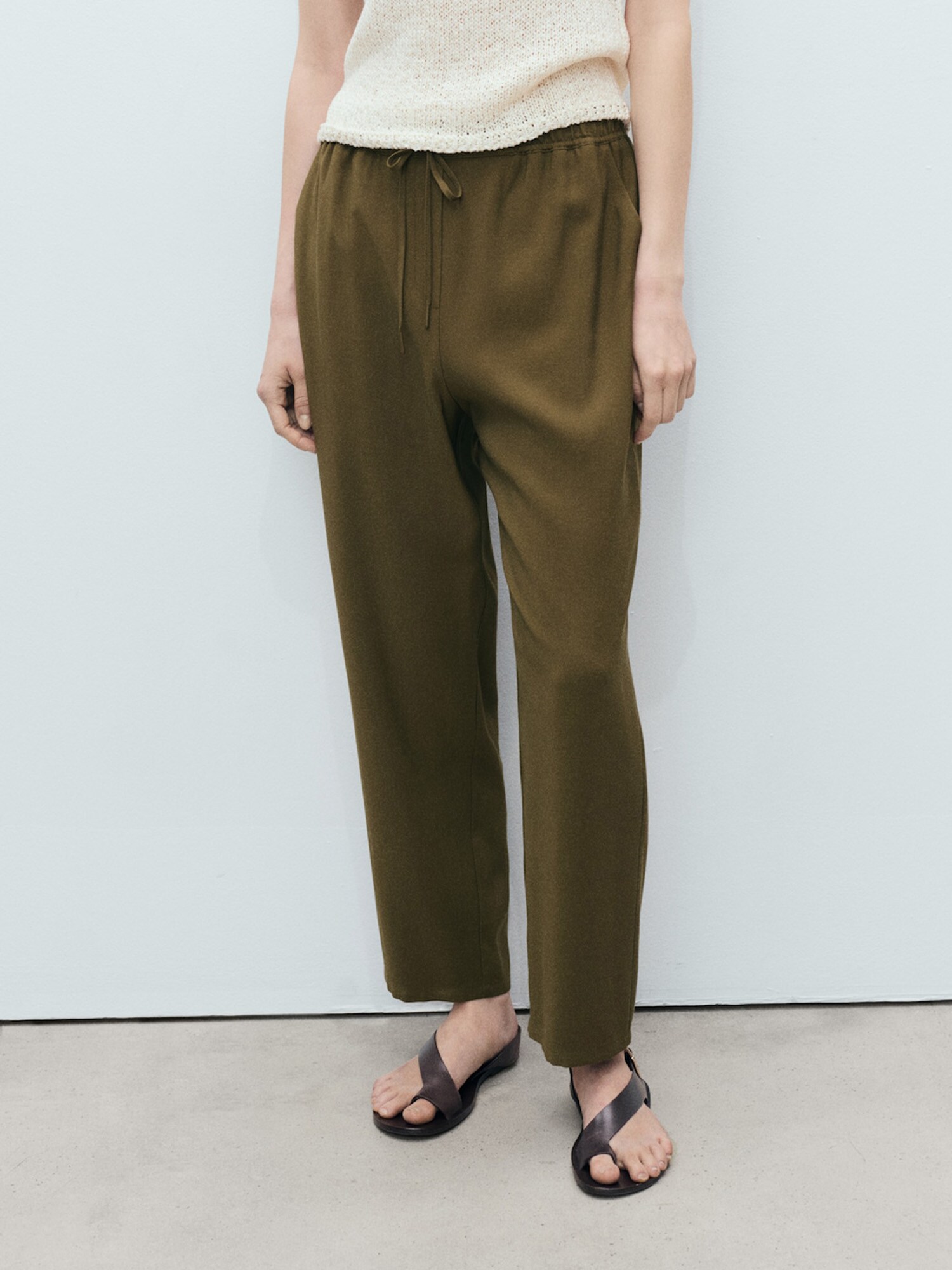 MANGO Nadrág 'FLUIDO'  khaki termék 2. képe
