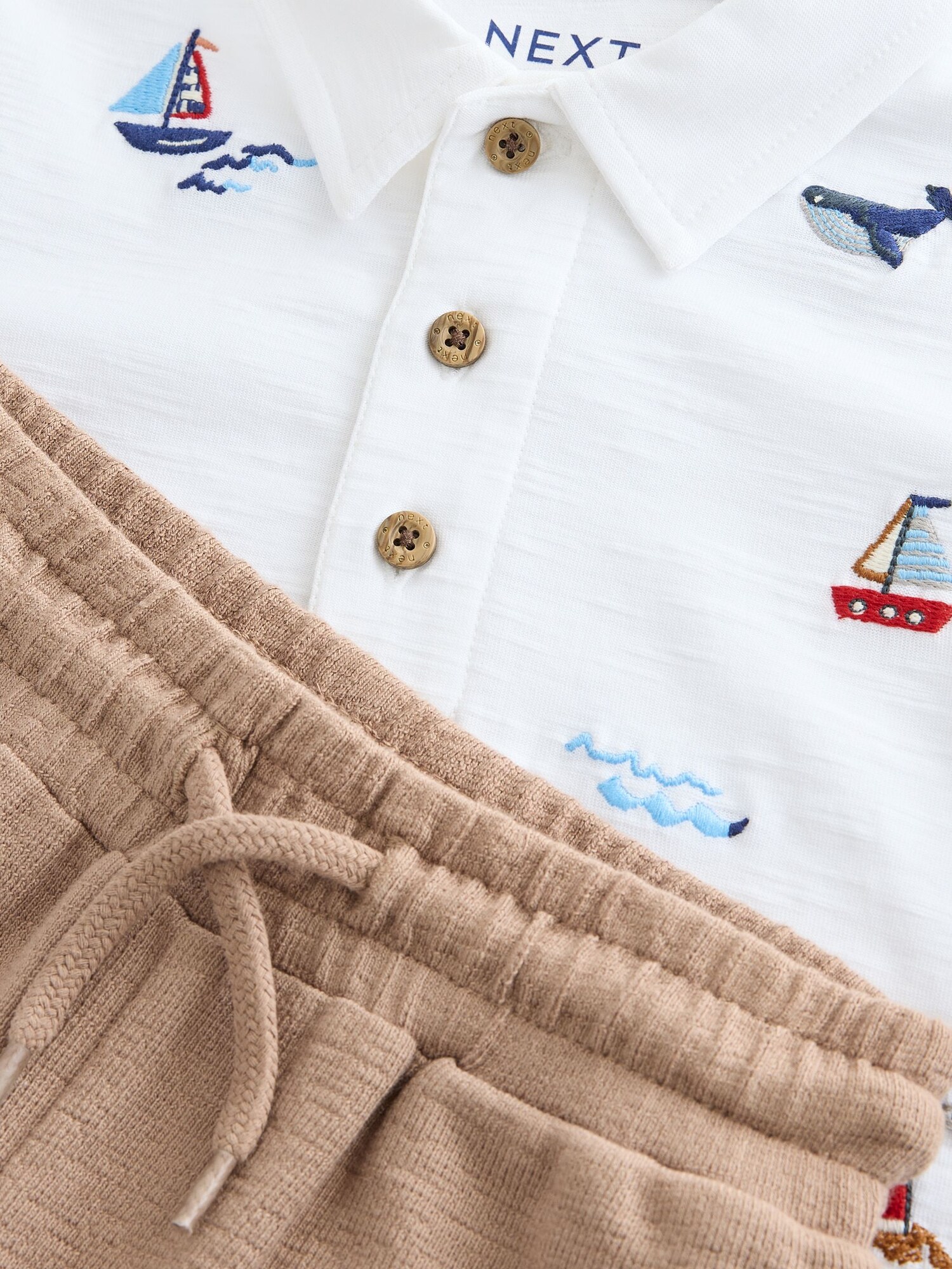 Thumbnail - Next Poloshirt und Shorts Set