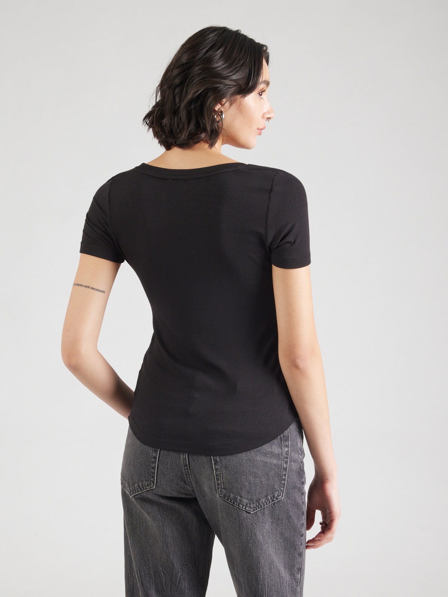 Thumbnail - T-Shirt 'ESSENTIAL'