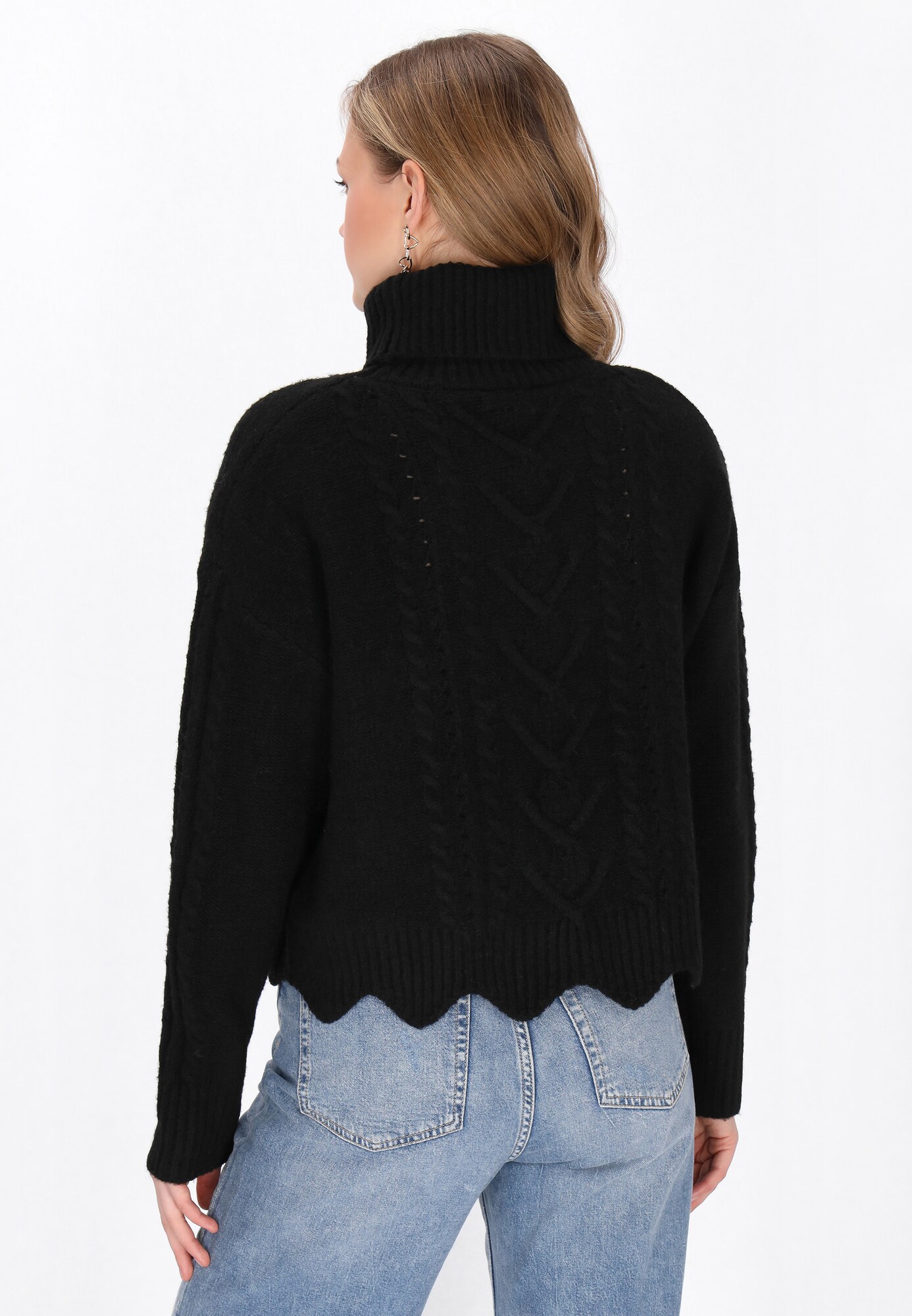 Thumbnail - MYMO Pullover