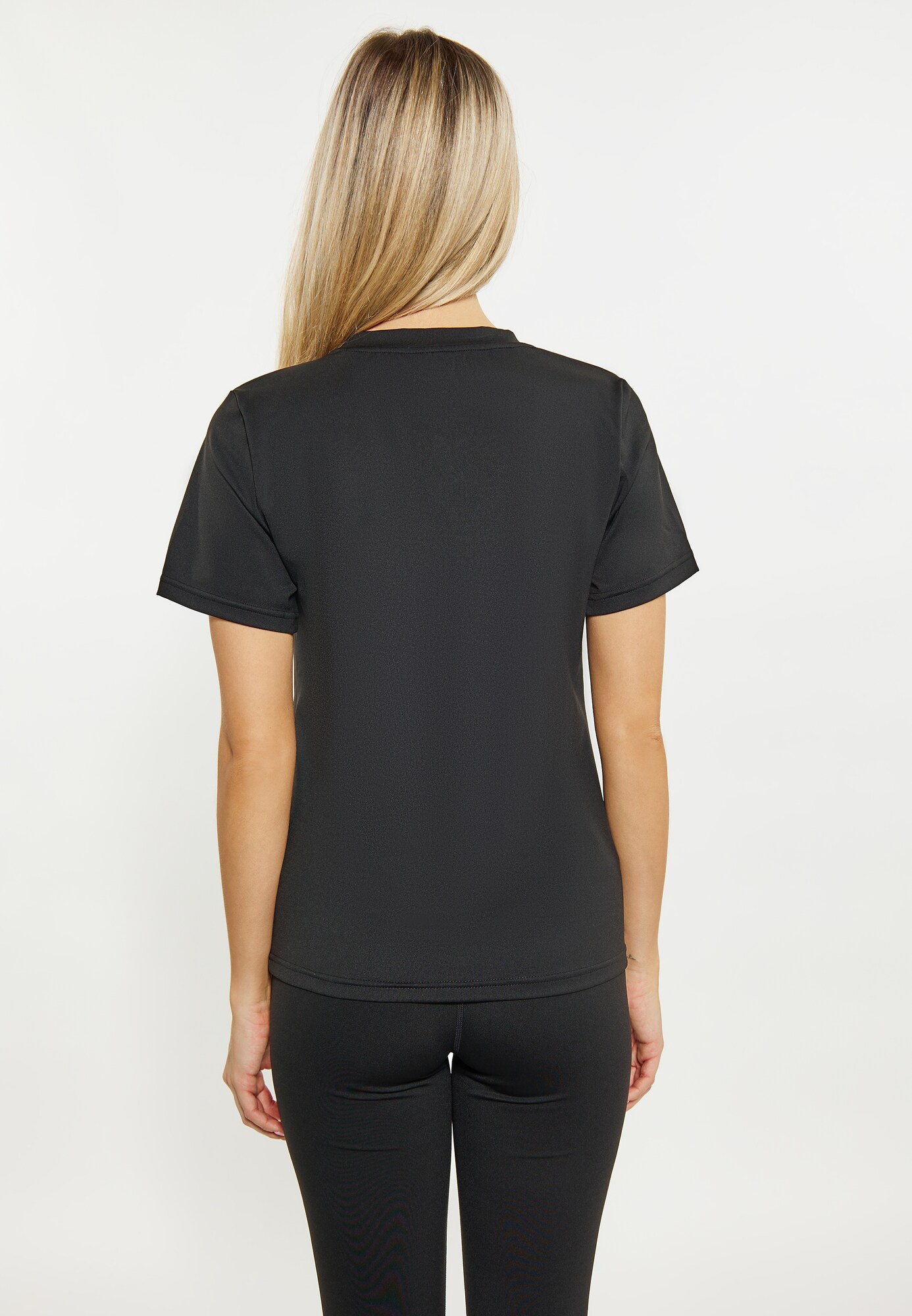 Thumbnail - IZIA T-Shirt