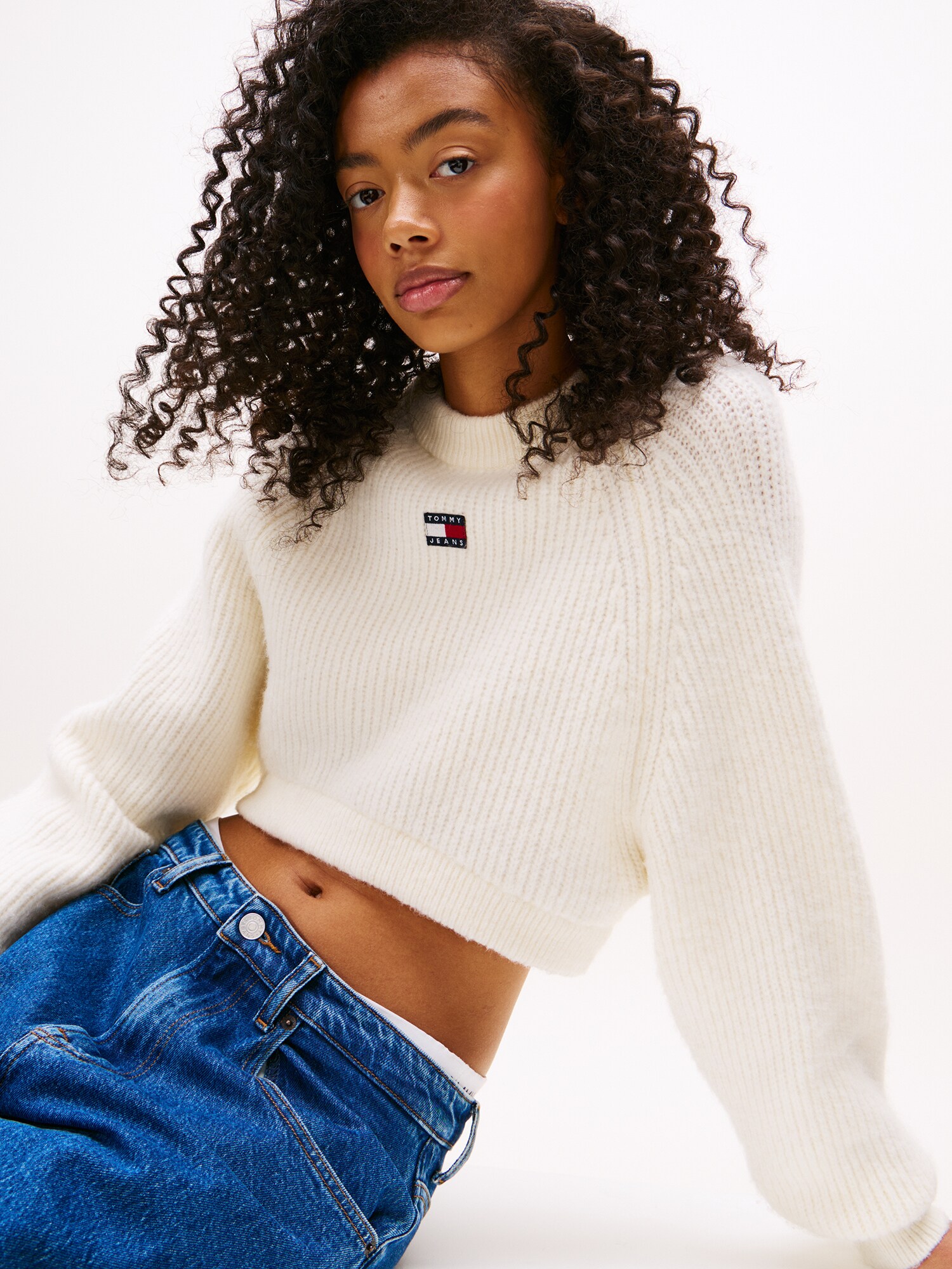 Tommy Jeans Sveter námornícka modrá / červená / biela (obrázok 5)