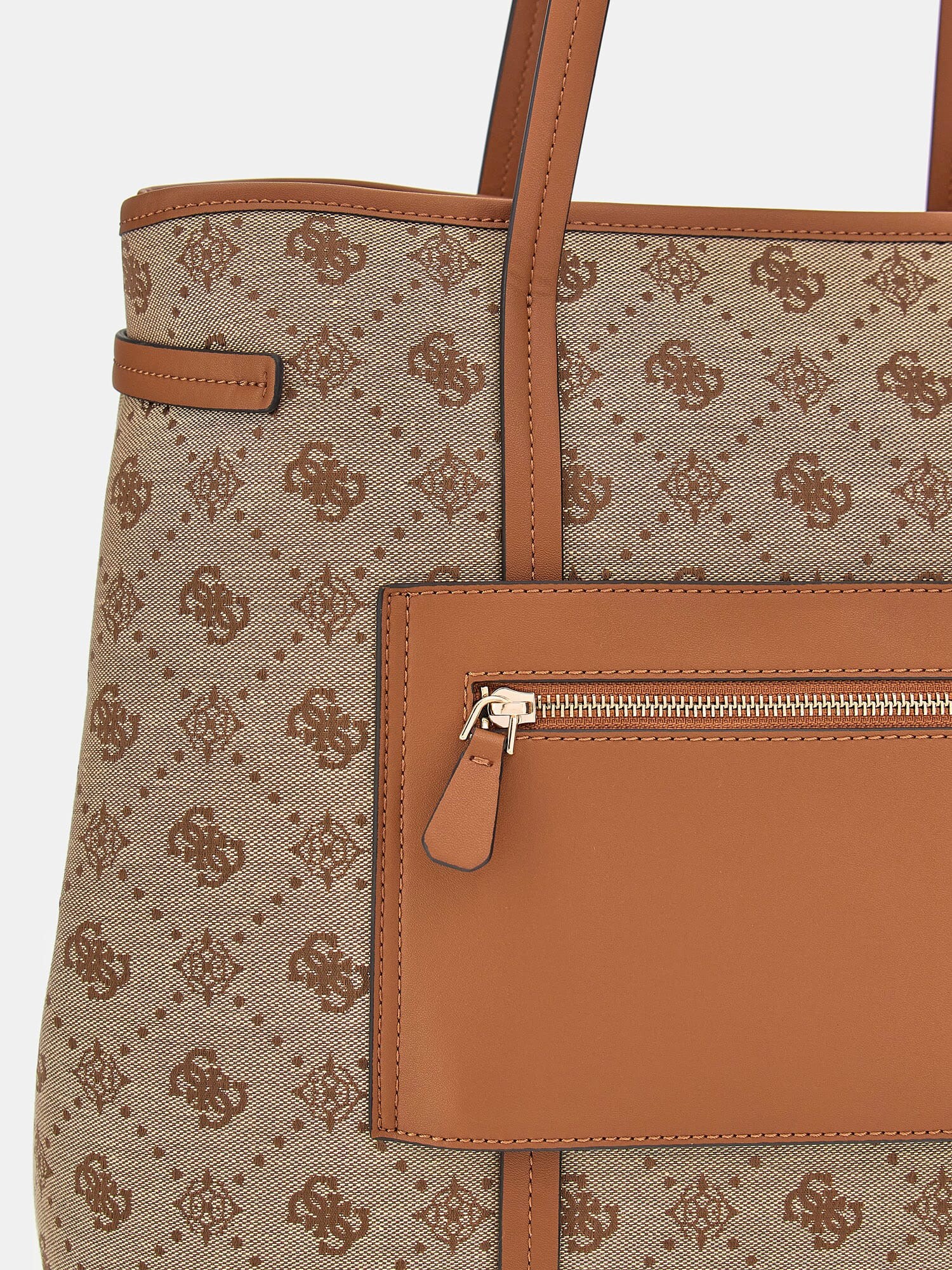 Thumbnail - GUESS Shopper Neda