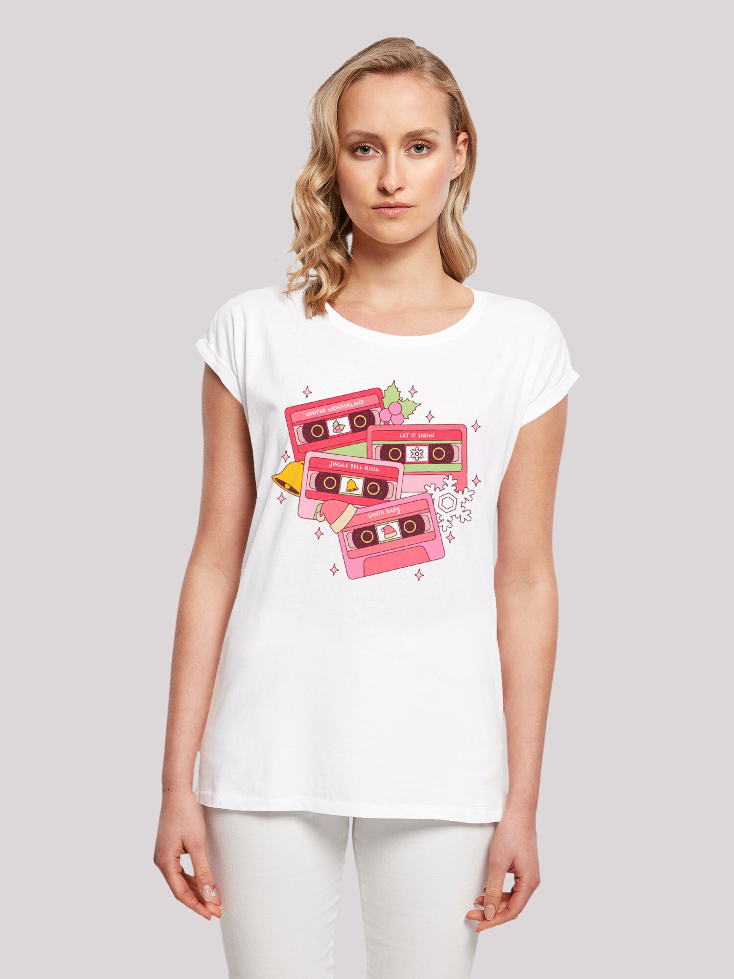 Thumbnail - F4NT4STIC Shirt Christmas Retro Song Tapes Pink