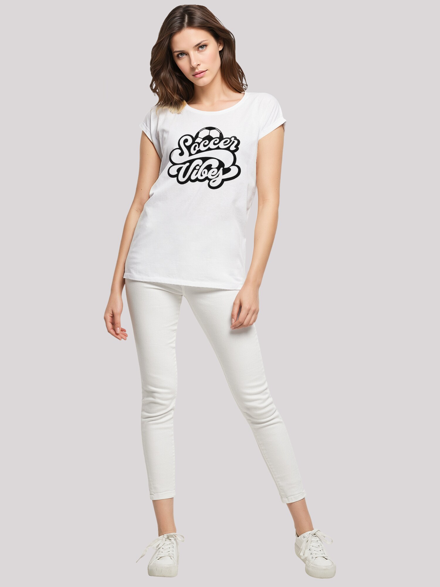 Thumbnail - T-Shirt 'Soccer Vibes Typography Sporty Graphic'