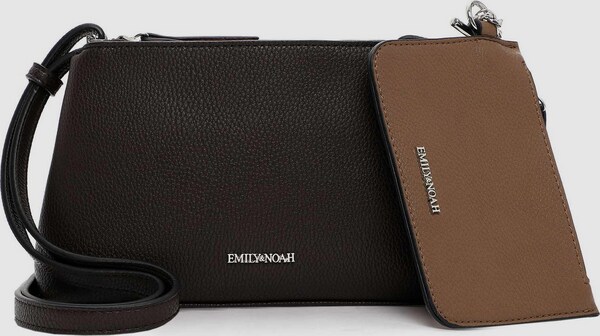 Eine Handtasche ist wie eine beste Freundin, sie lässt einen nie im Stich und steht zuverlässig zur Seite. Die Umhängetasche Dora kommt in Kunstleder mit Reißverschluss-Mittelwand und sieht einfach toll aus. Ob für Office, Schule oder in der freien Zeit - mit der Umhängetasche Dora lässt sich jedes Abenteuer bestreiten. Gefertigt aus Kunstleder ist das Modell, das sich mit einem Magnetdruckknopf verschließen lässt. Durch das Material ist es schön leicht und angenehm im Griff. Mit Echtleder-Optik und dem Uni-Design ist die hochwertige Umhängetasche ein echter Hingucker. EMILY & NOAH - für selbstbewusste Frauen, die wissen, was sie wollen. Mit dem Accessoire von EMILY & NOAH wird ein durch und durch individueller Stil kreiert. Kombiniert mit einem schicken Hosenanzug, einem Kleid oder einer modischen Tunika zeigen die Produkte des Labels echte Persönlichkeit. Ein eher festes Material sorgt bei Dora dafür, dass Dokumente o.ä. nicht verknicken. Für das besondere Extra sorgt die Applikation mit dem Anhänger, die direkt ins Auge fällt. Der neue Lieblingsbegleiter wird dank längenverstellbarem Umhängeriemen einfach als Umhängetasche getragen. Manchmal braucht man etwas mehr Platz in der Tasche. In dieses Modell passt einfach alles - Geldbörse, Smartphone und zur Not noch ein Buch, das einem die Wartezeit auf die Freundin versüßt, wenn sie mal wieder zu spät kommt.