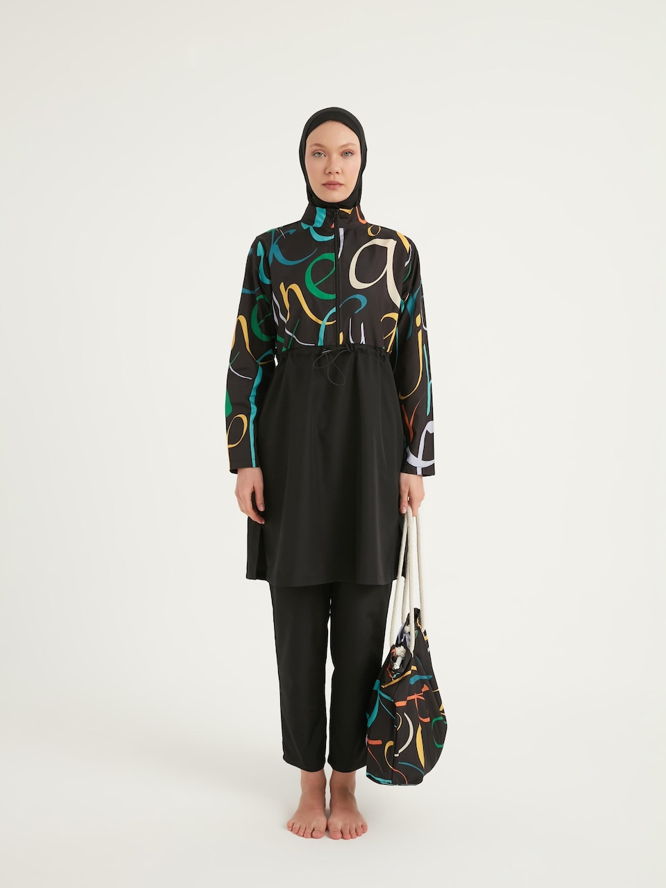 Baddräkt 'Burkini Modest Swimwear Set 4-Teilig Schwarz mit bunter Aufschrift "Riva Mera by Marina" R2505'