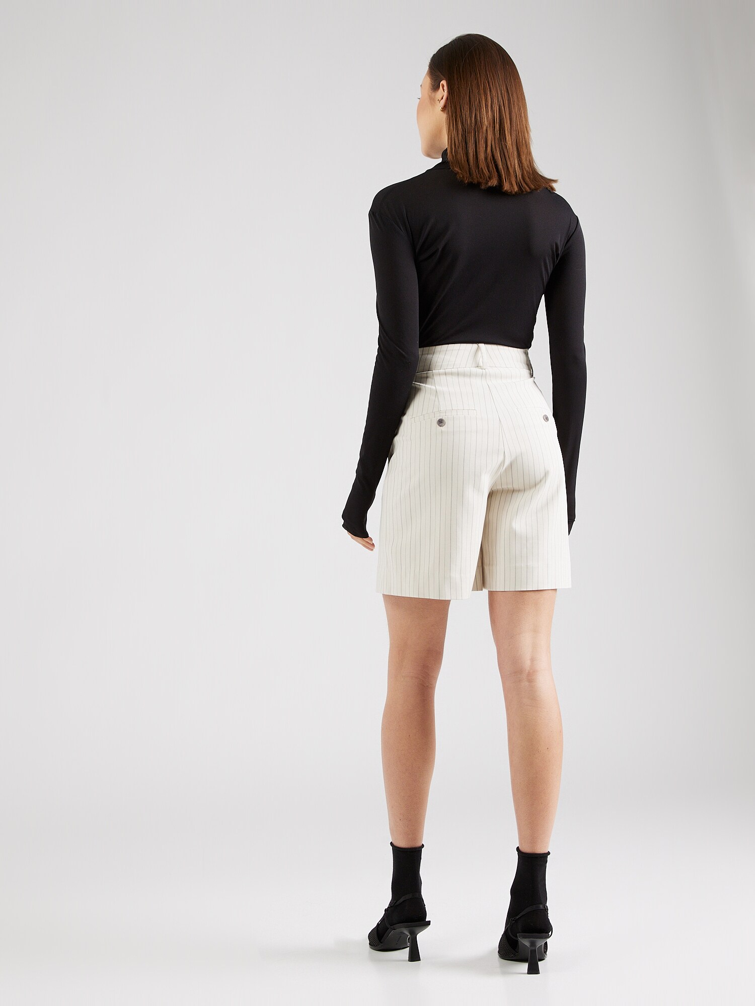 Thumbnail - Shorts 'Laura'