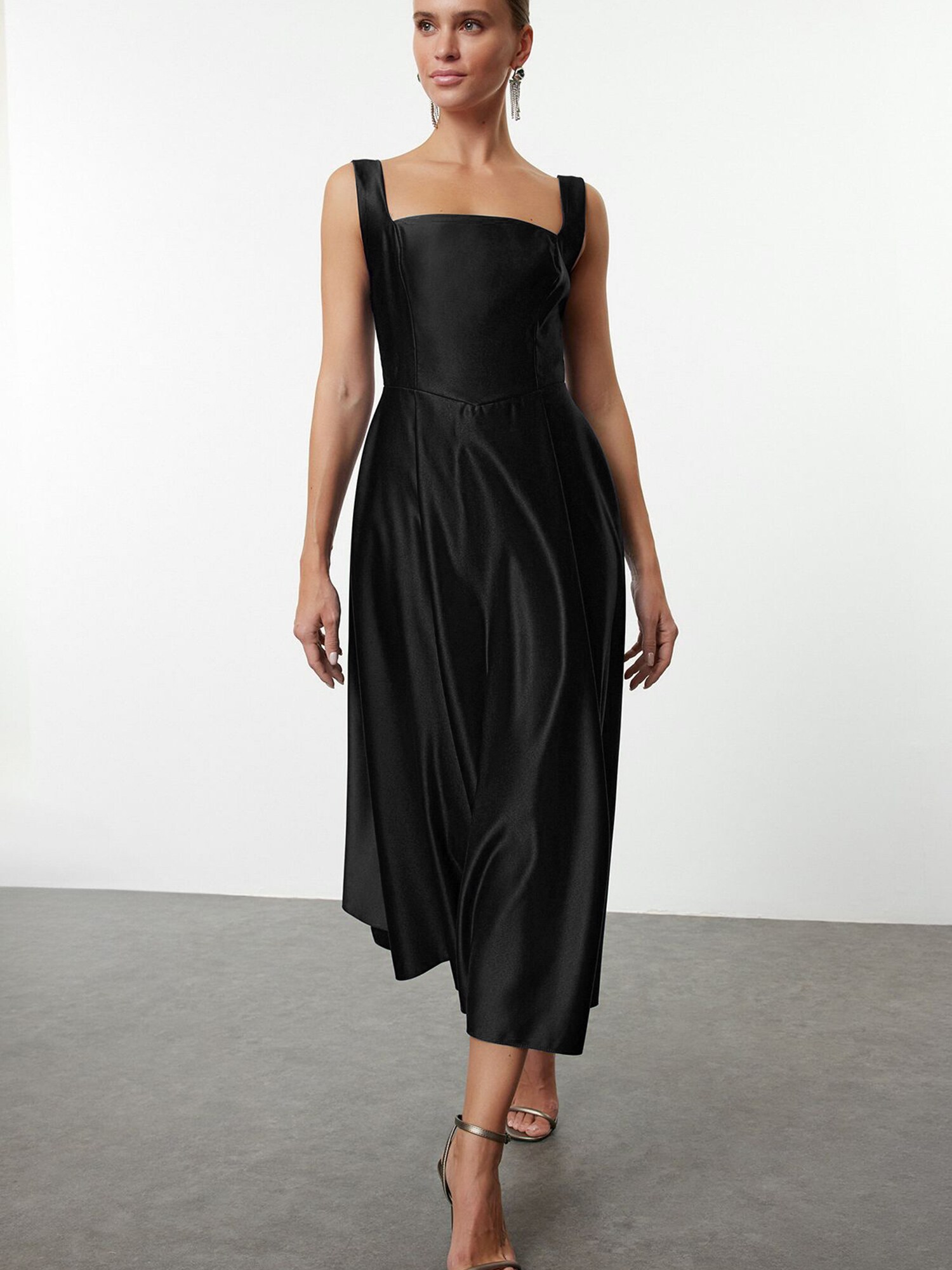 Trendyol Rochie  negru