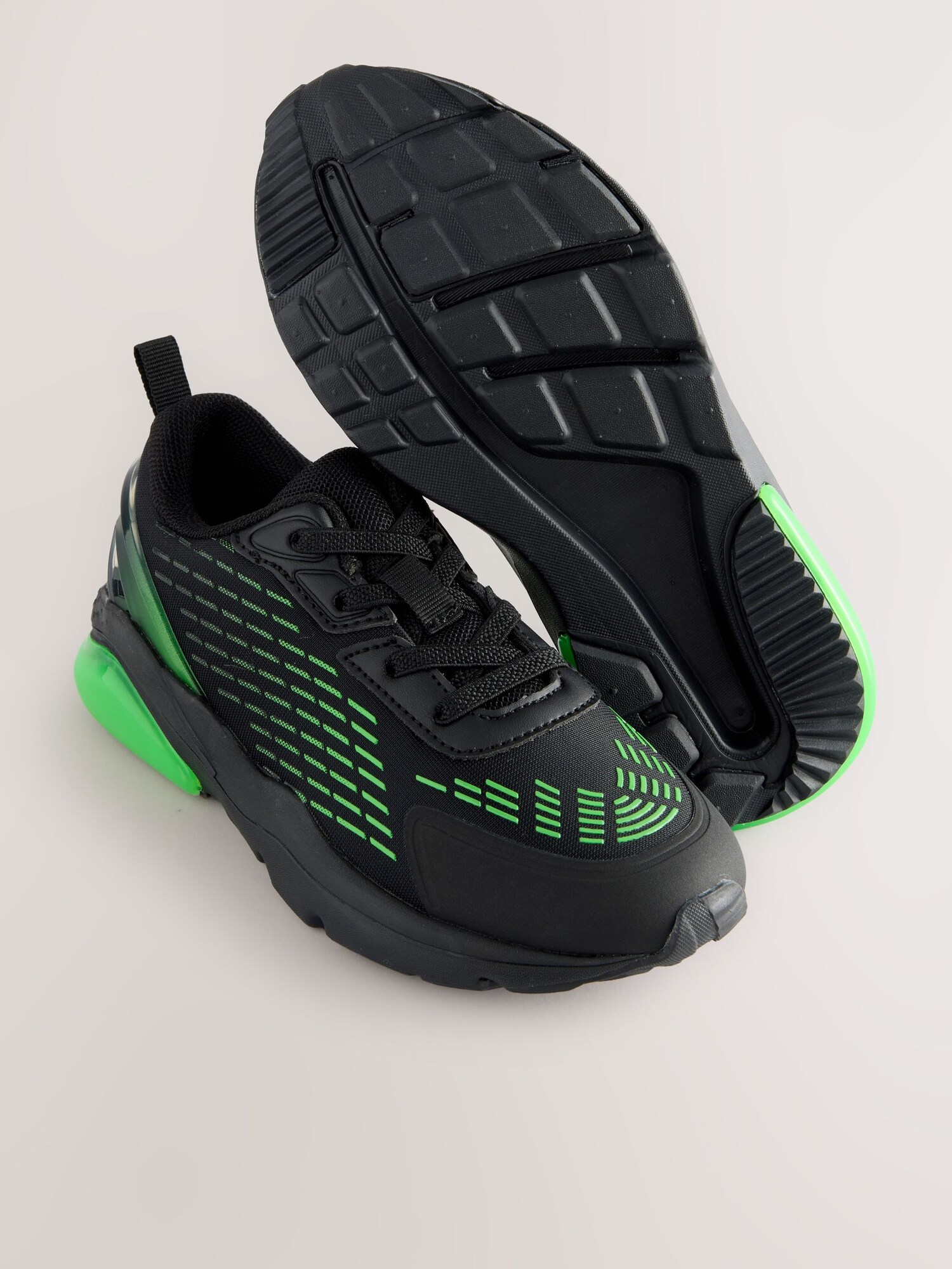 Thumbnail - Next Sneaker