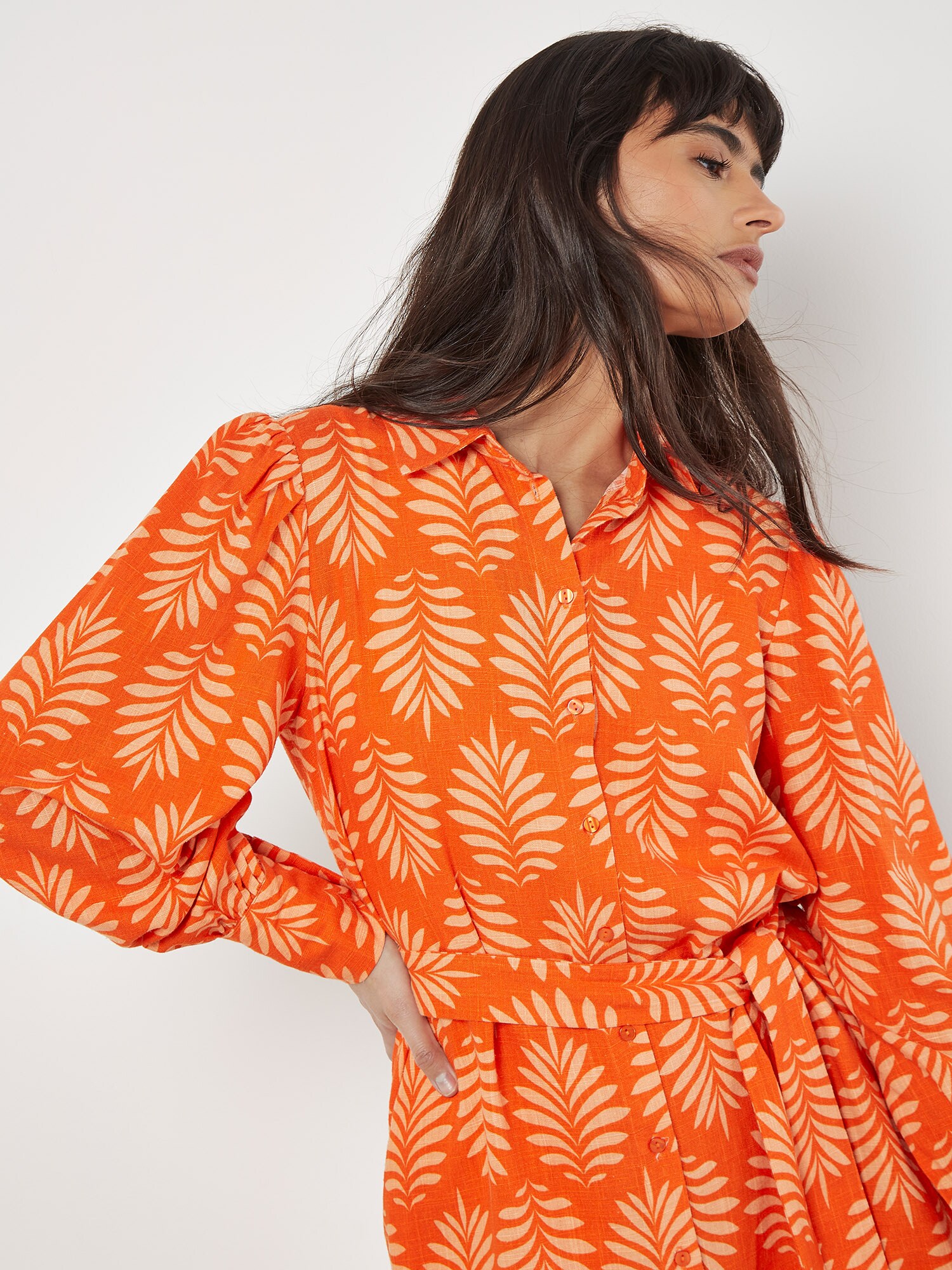 Thumbnail - Apricot Kleid