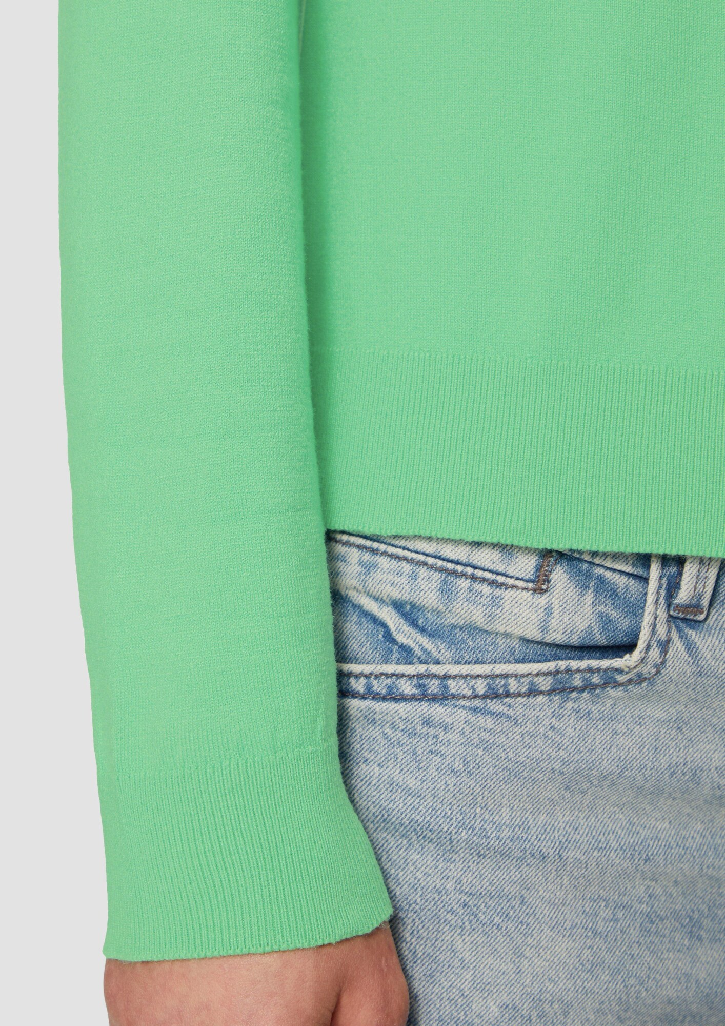 Thumbnail - Pullover