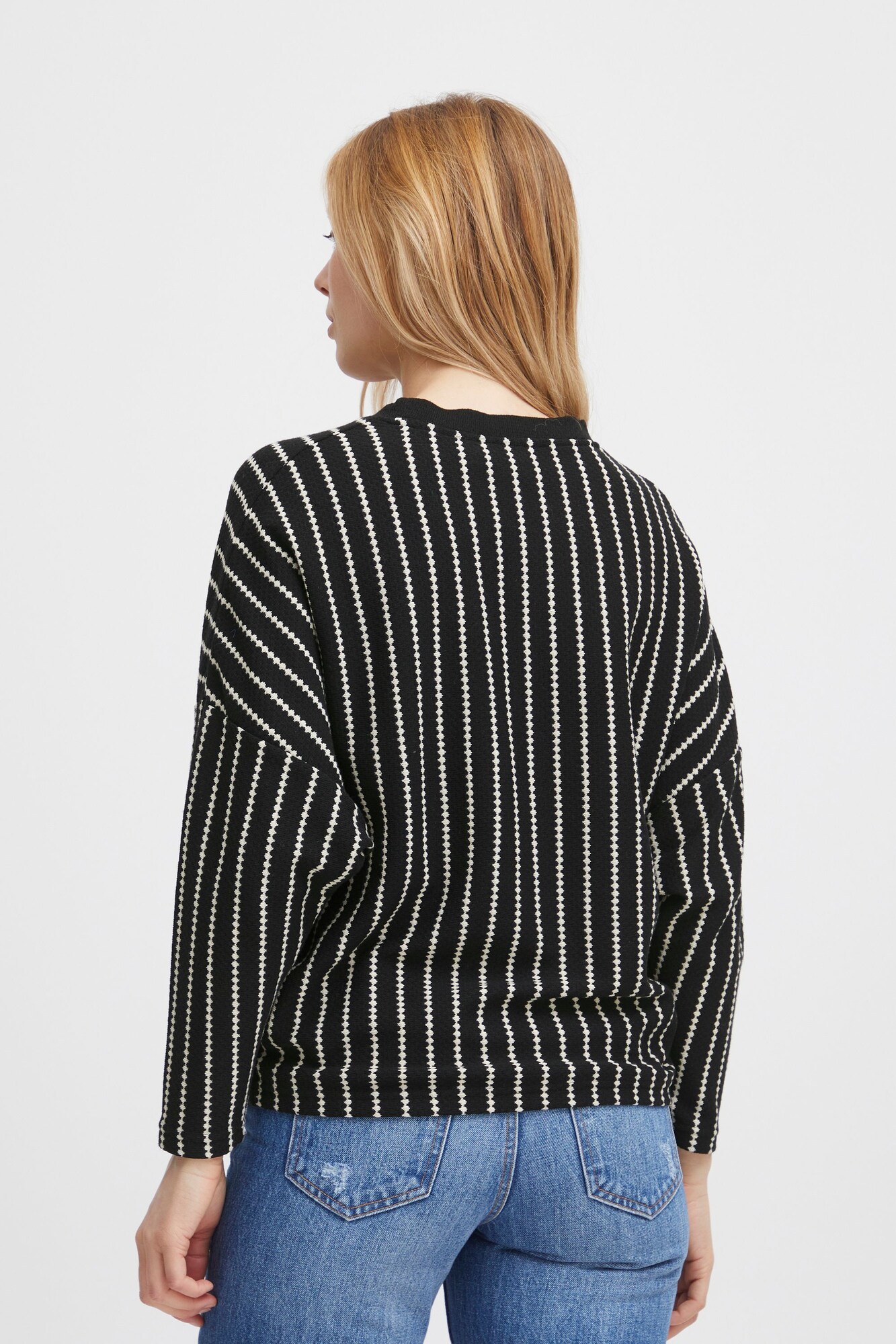 Thumbnail - b.young Pullover