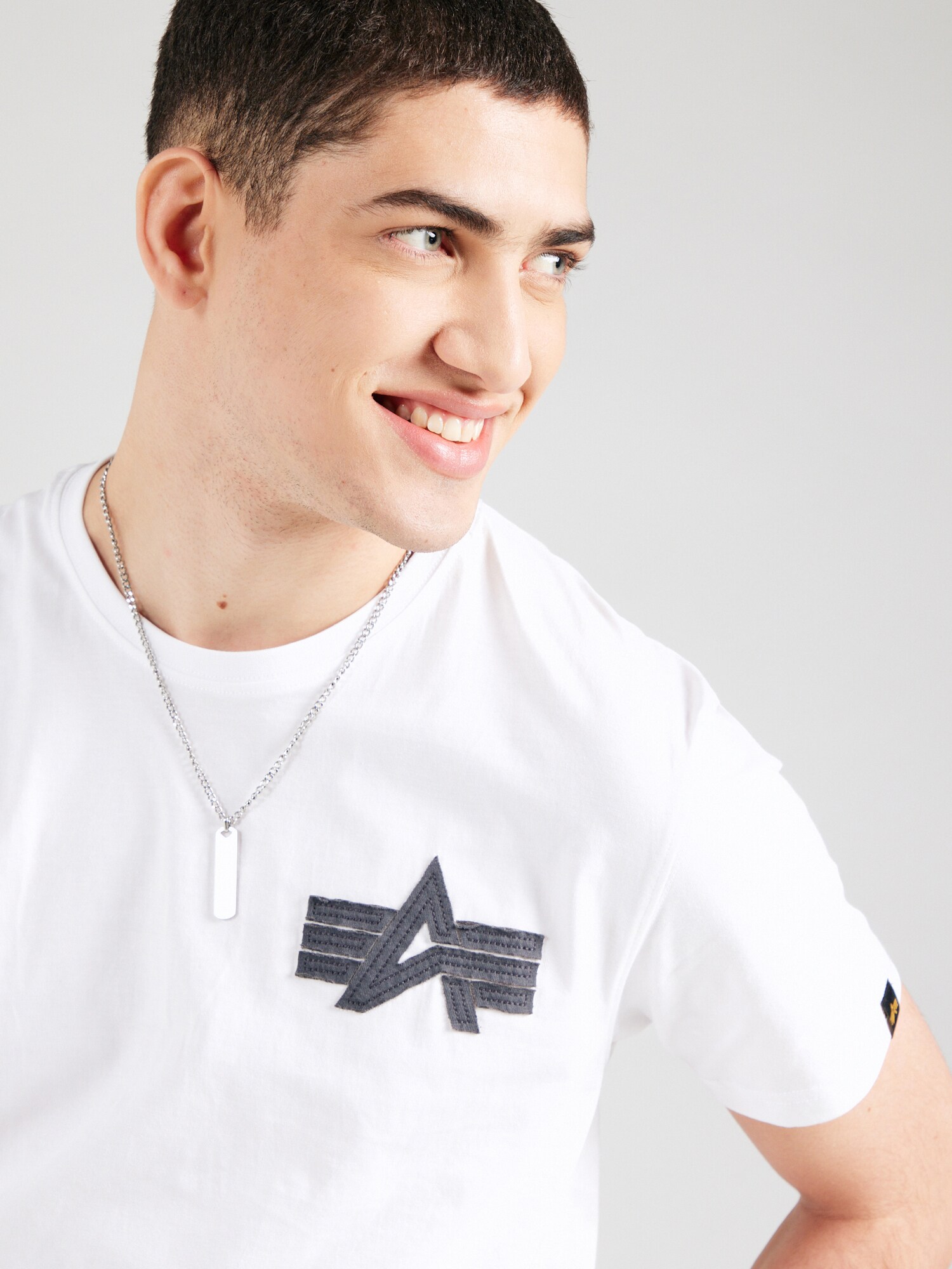 ALPHA INDUSTRIES Póló 'Coach'  sötétszürke / fehér termék 2. képe