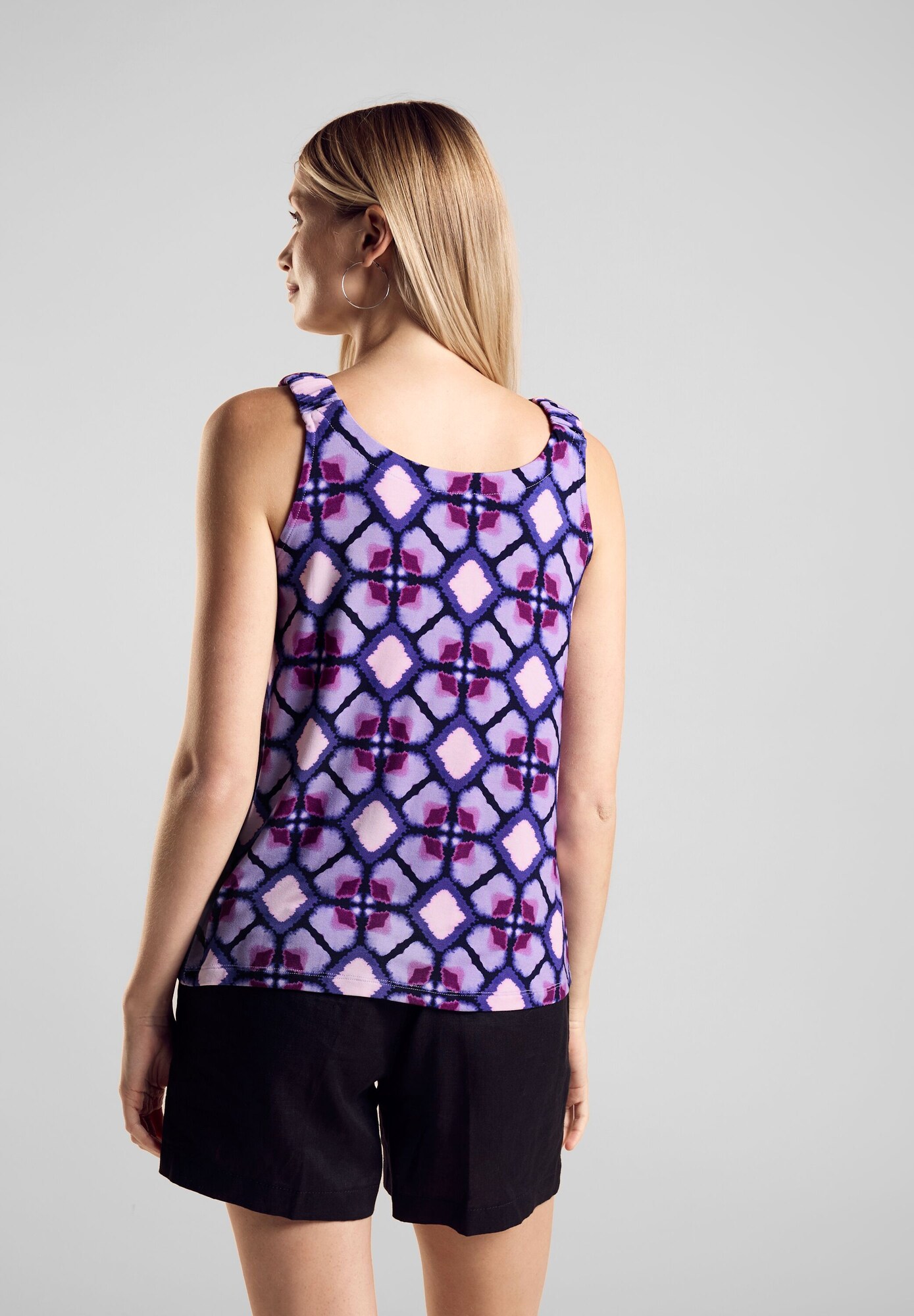Thumbnail - STREET ONE Top