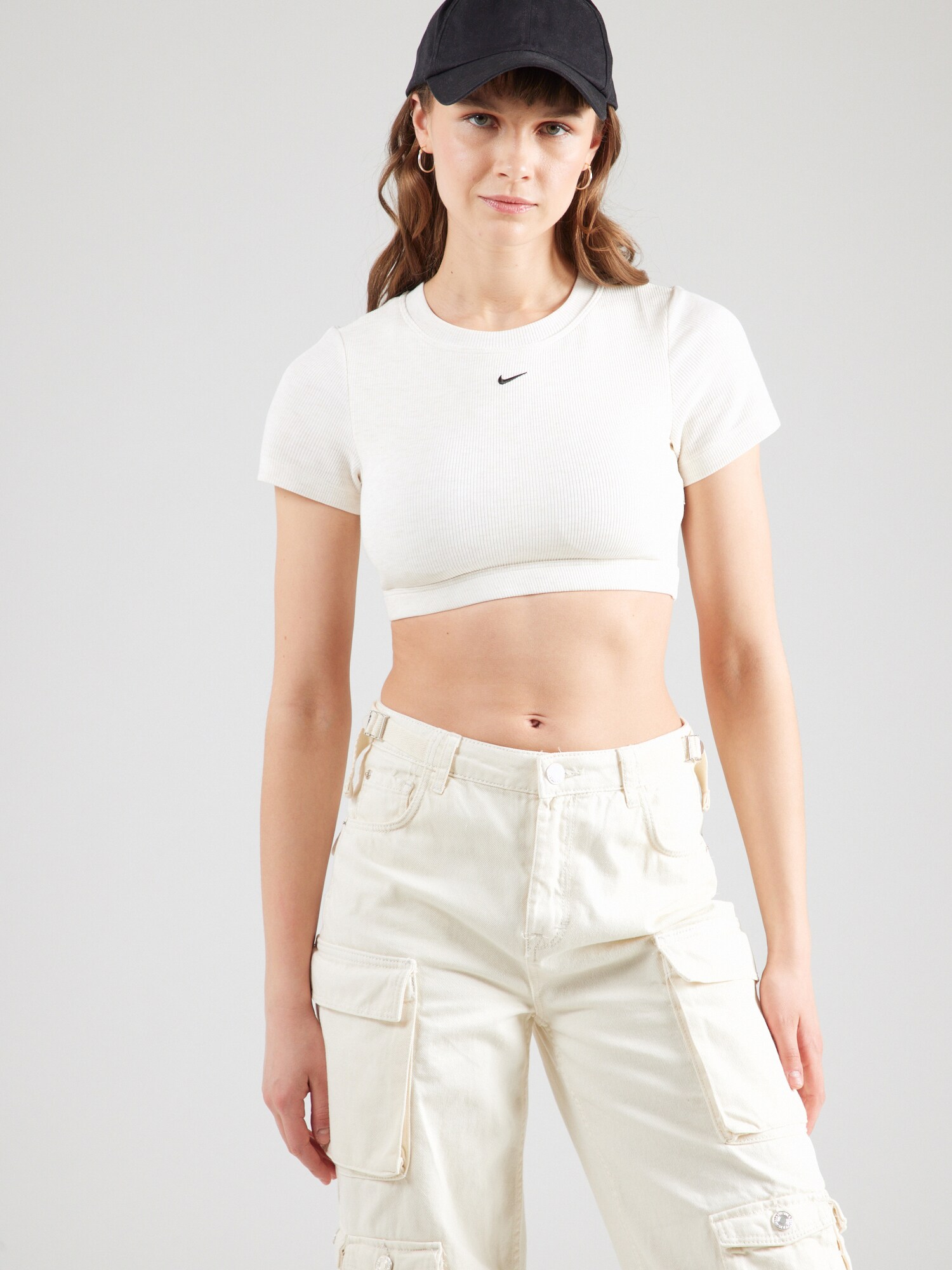 Nike Sportswear Póló 'Classic'  elefántcsont / fekete termék 2. képe