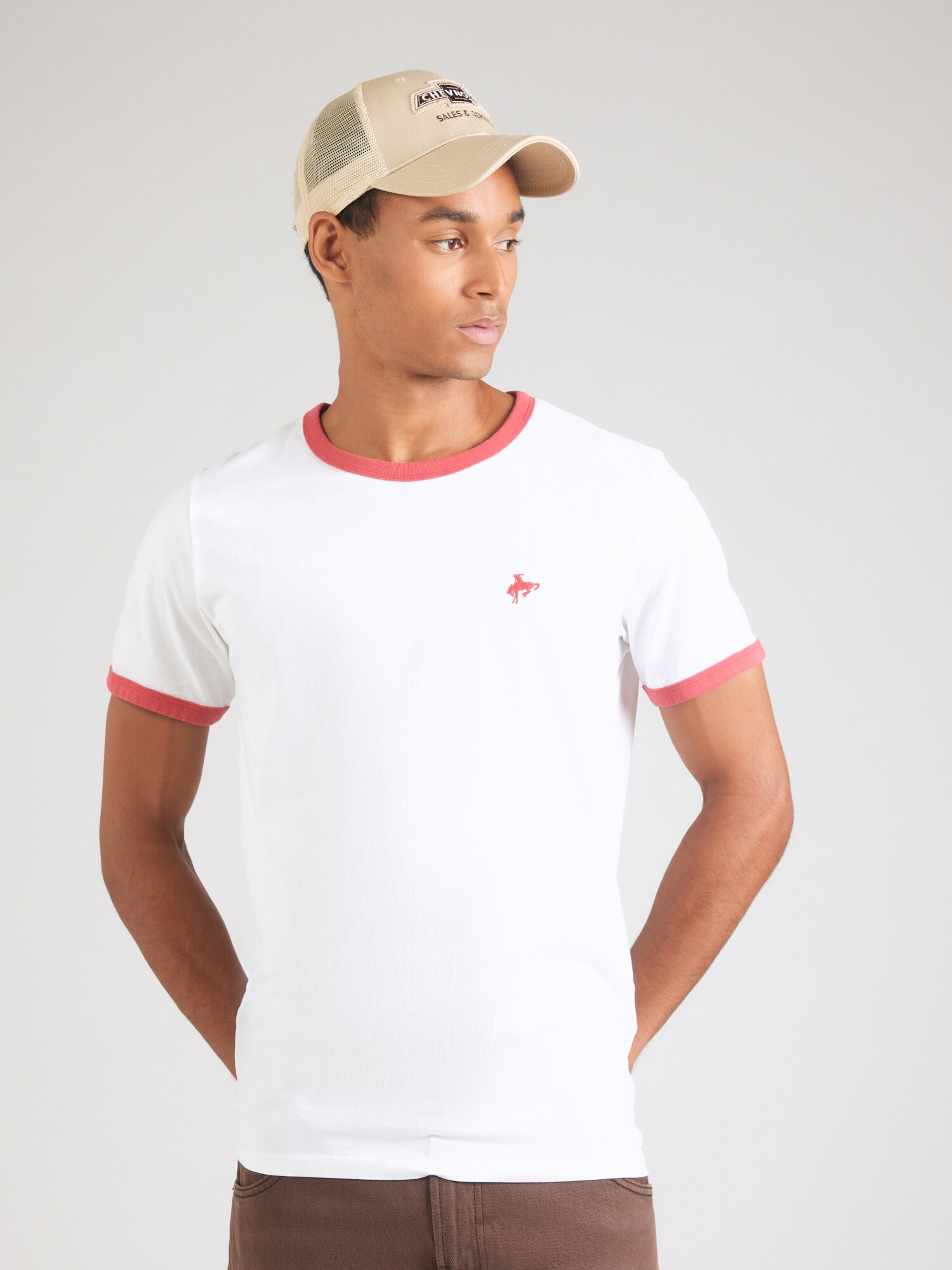 LEVI'S ® Póló 'Ringer'  vörösáfonya / fehér termék 2. képe