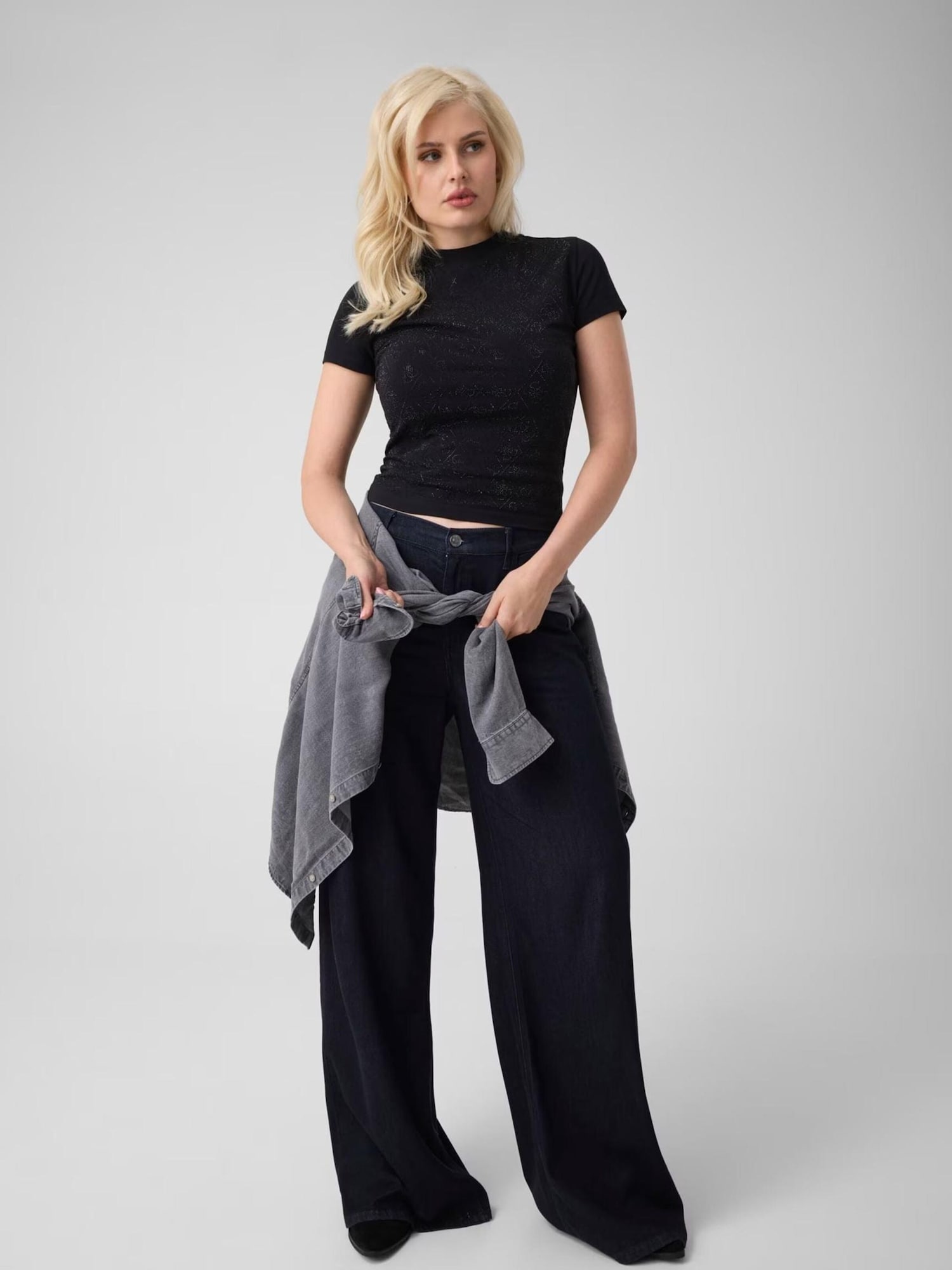 GUESS Camiseta negro – imagen 10