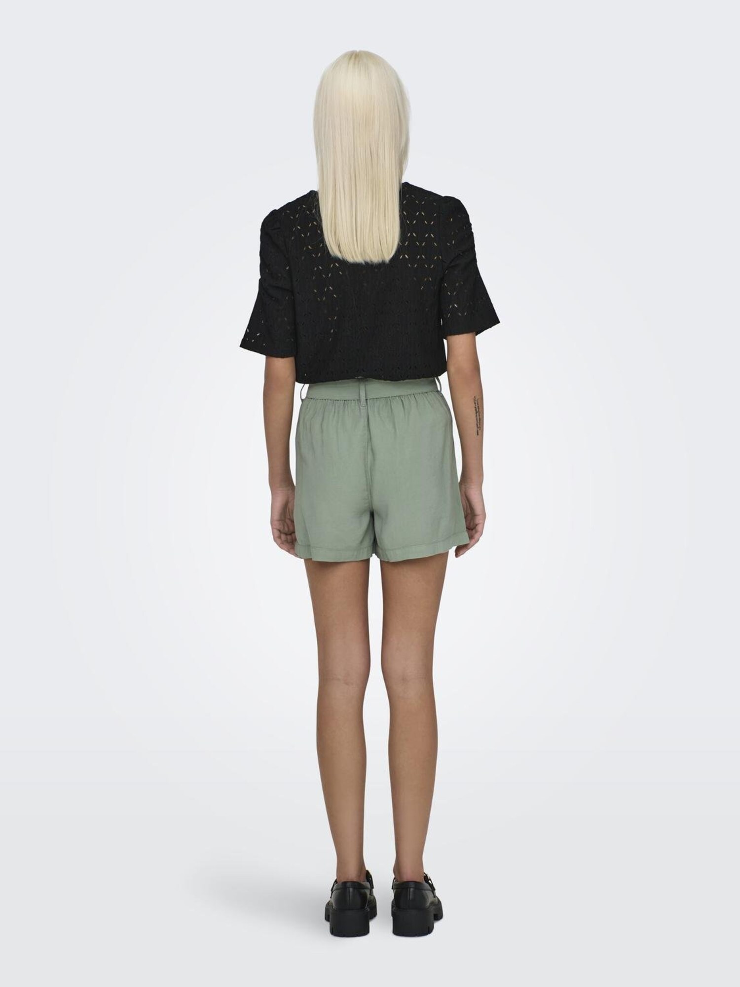 Thumbnail - Shorts 'ONLAris'